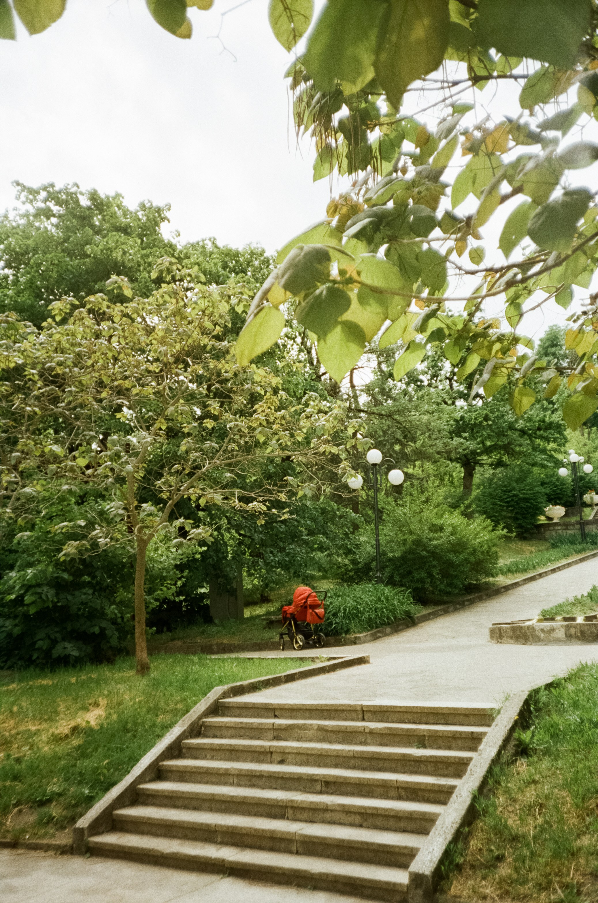 Каскадная лестница в Курортном парке Железноводска. 574 ступени красот. Фотограф-документалист Мария Осокина