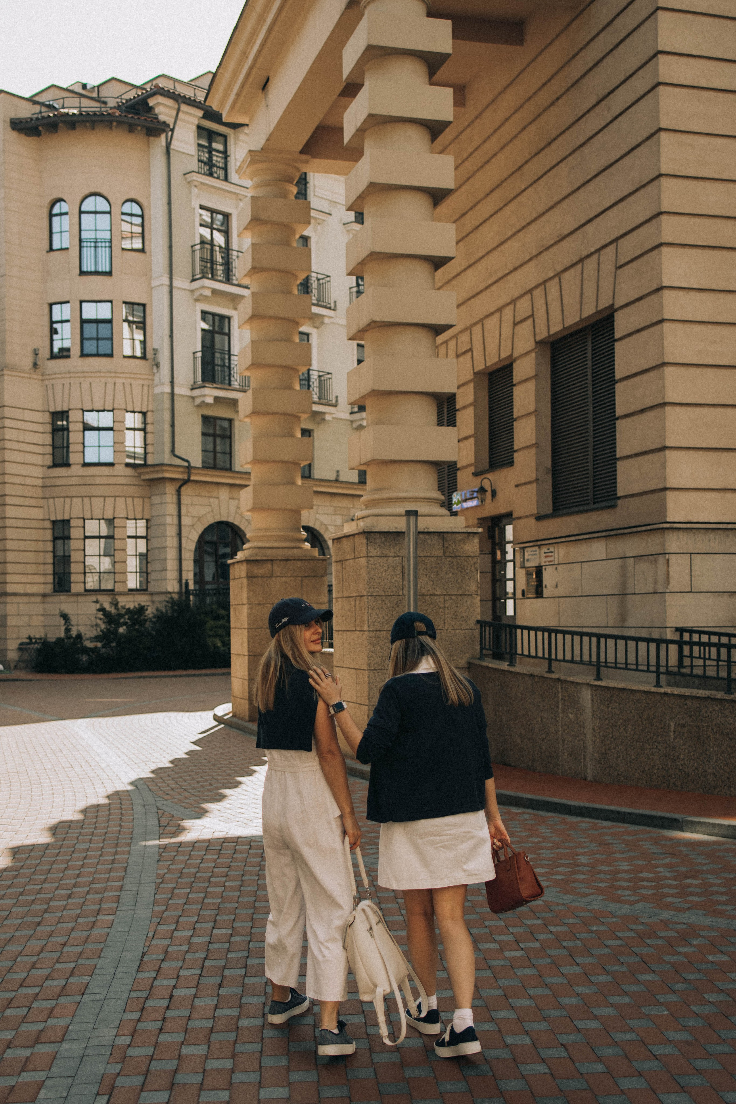 Прогулка Лиза и Марина. Фотограф lifestylе в Москве Пшеничная Анастасия