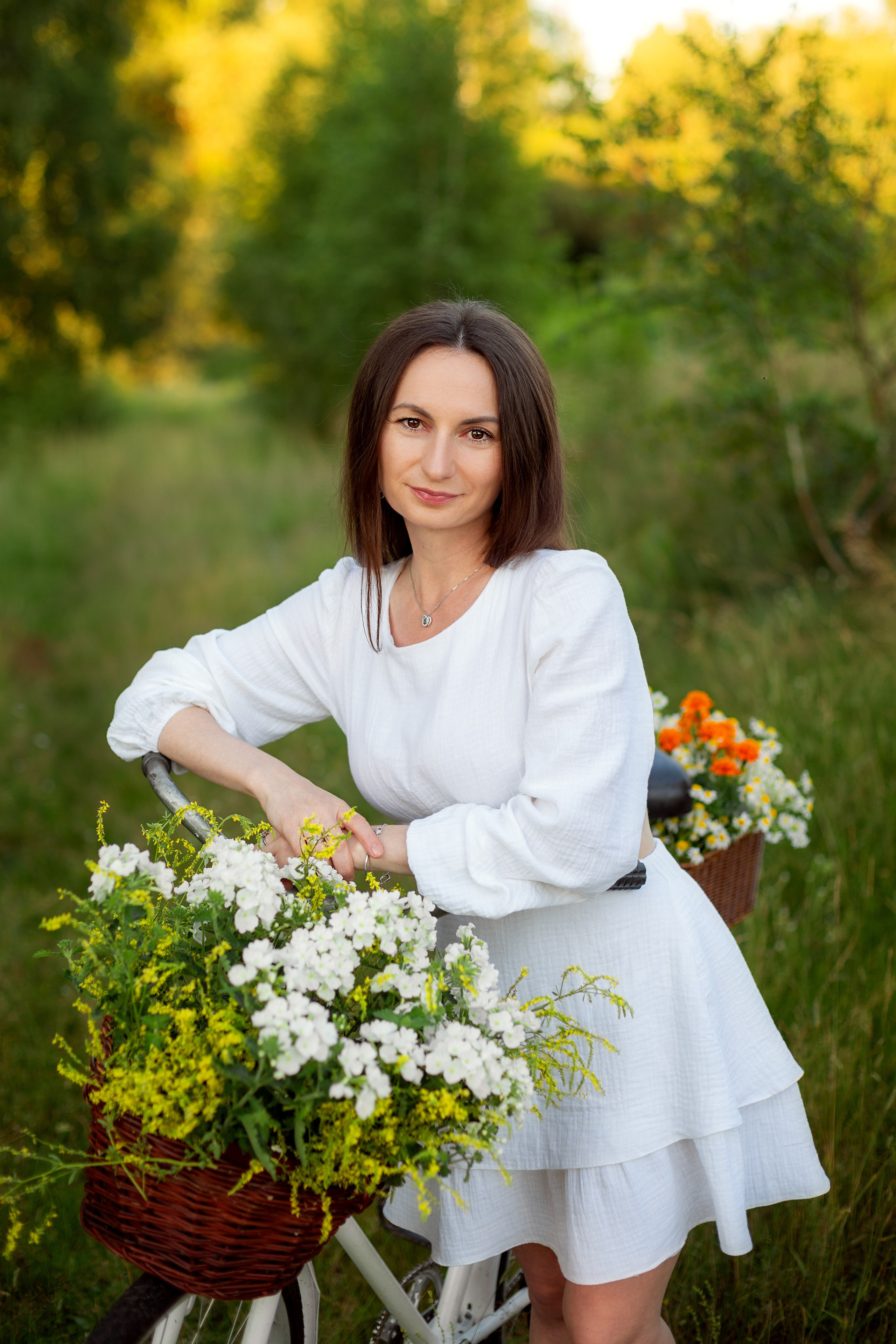Семейный летний пикник с велосипедом. Фотограф Ульянкина Мария