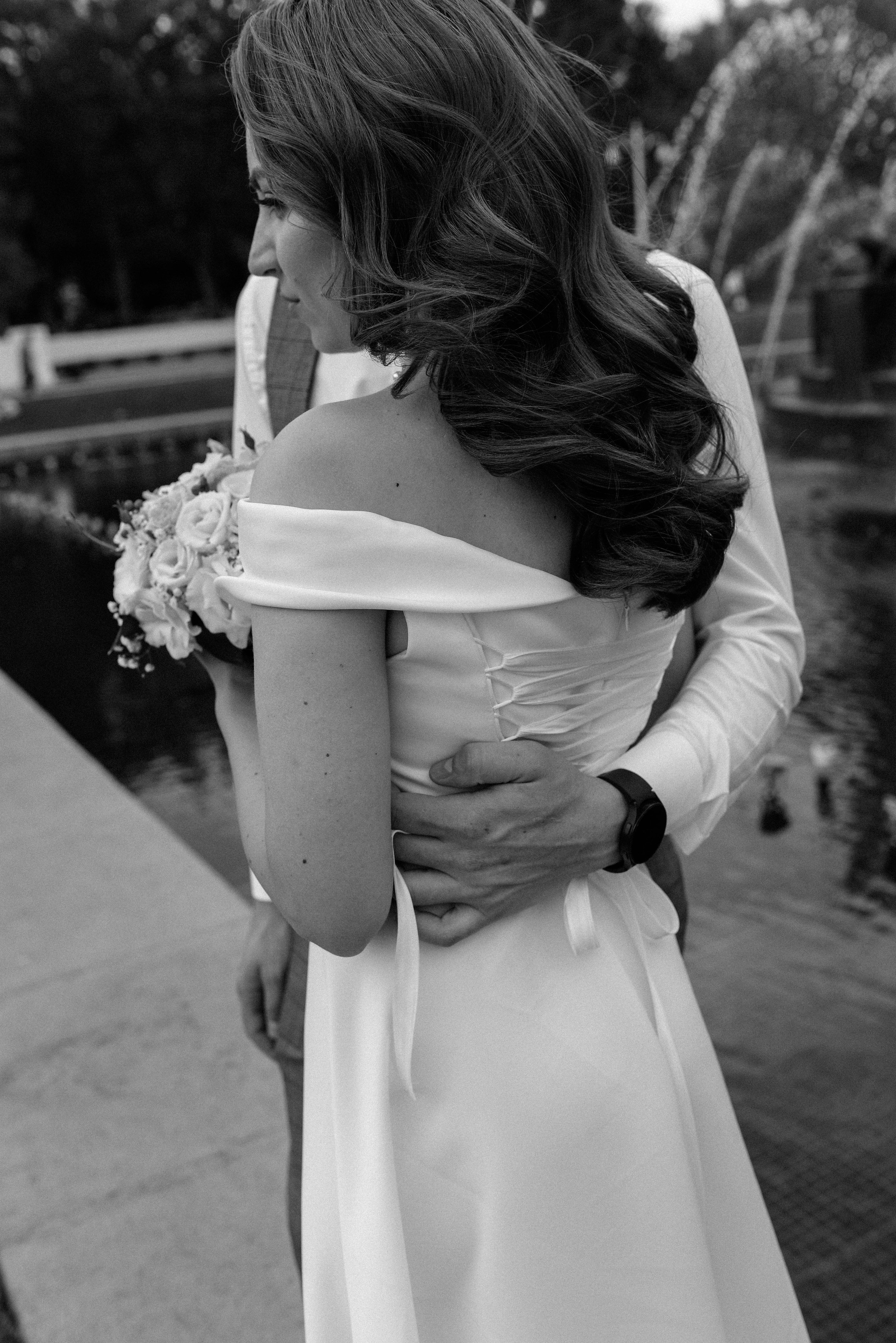 Свадебная прогулка по городу. Фотограф Ярута Оксана / Ростов-на-Дону