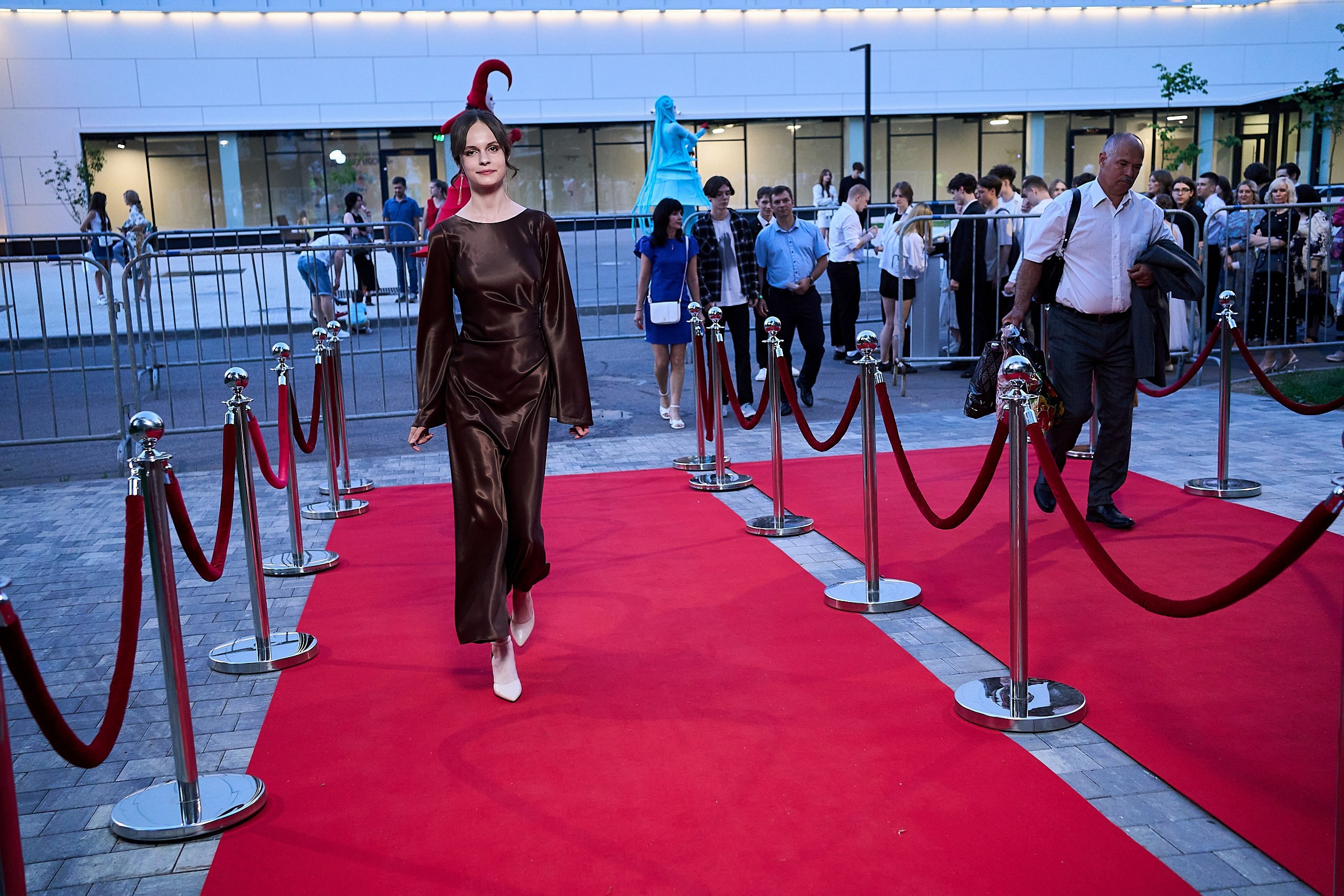 Выпускной 2024 концертный зал Академия ВТБ. Фотограф и Видеограф в Москве. Олег Корушев