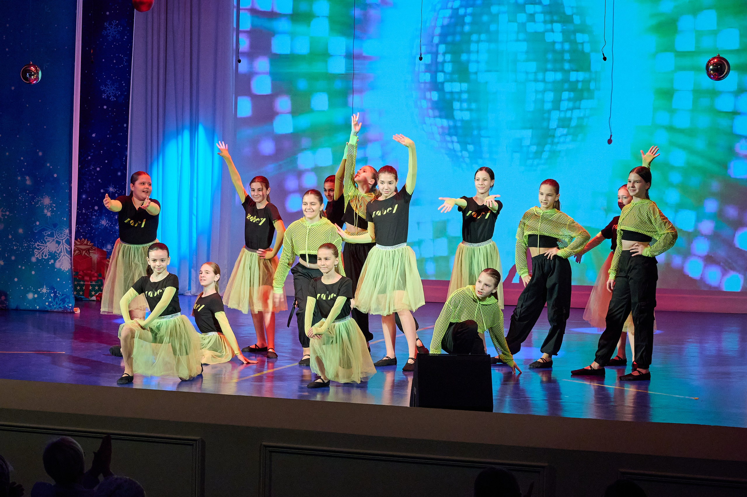 НГ концерт в Марьиной роще. Жизнь курорта Кабардинка в фотографиях