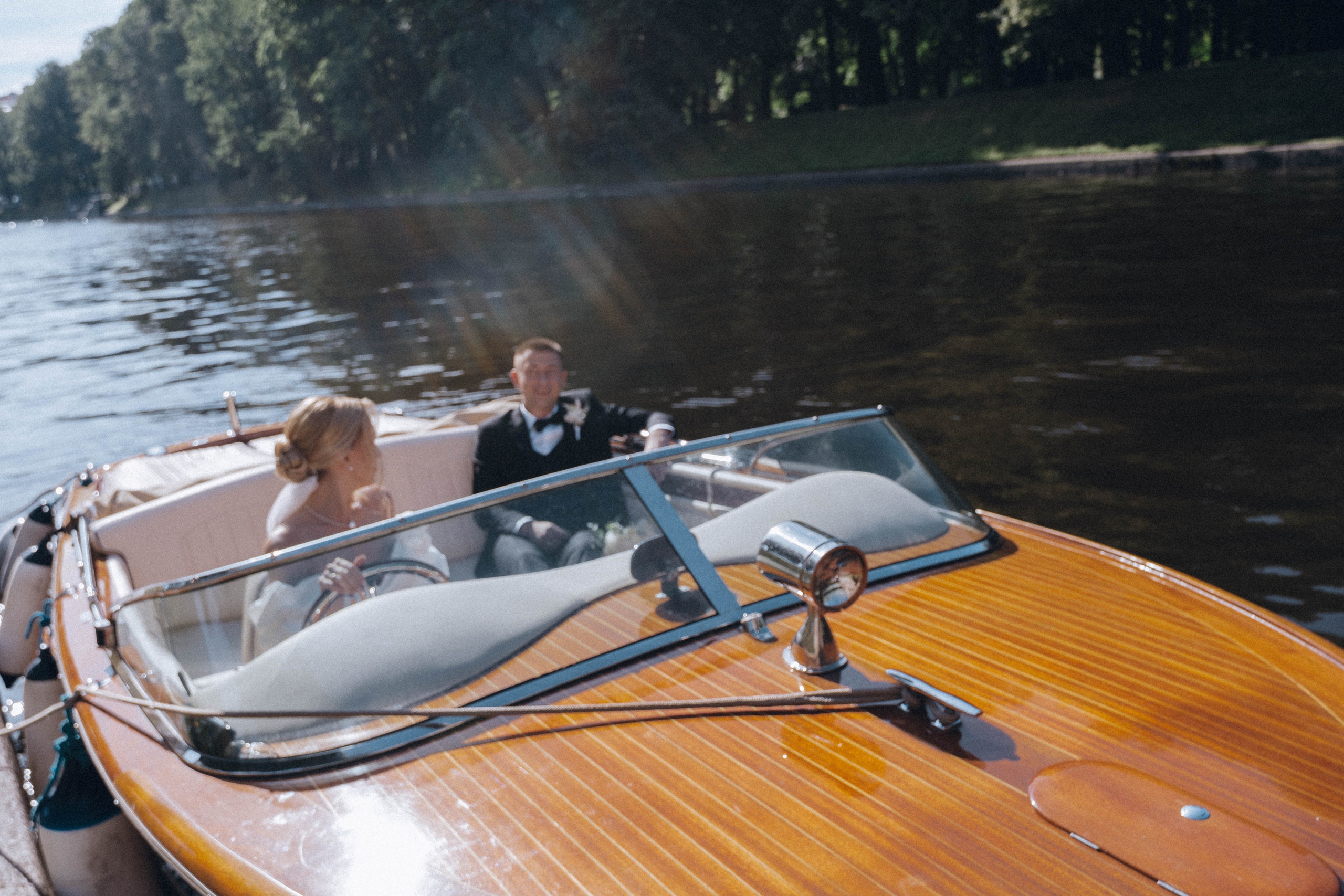СВАДЕНБНАЯ СЬЕМКА НА КАТЕРЕ ПО КАНАЛАМ САНКТ-ПЕТЕРБУРГА И В АКВАТОРИИ НЕВЫ. Профессиональный фотограф, Санкт-Петербург — Виктория Богомолова