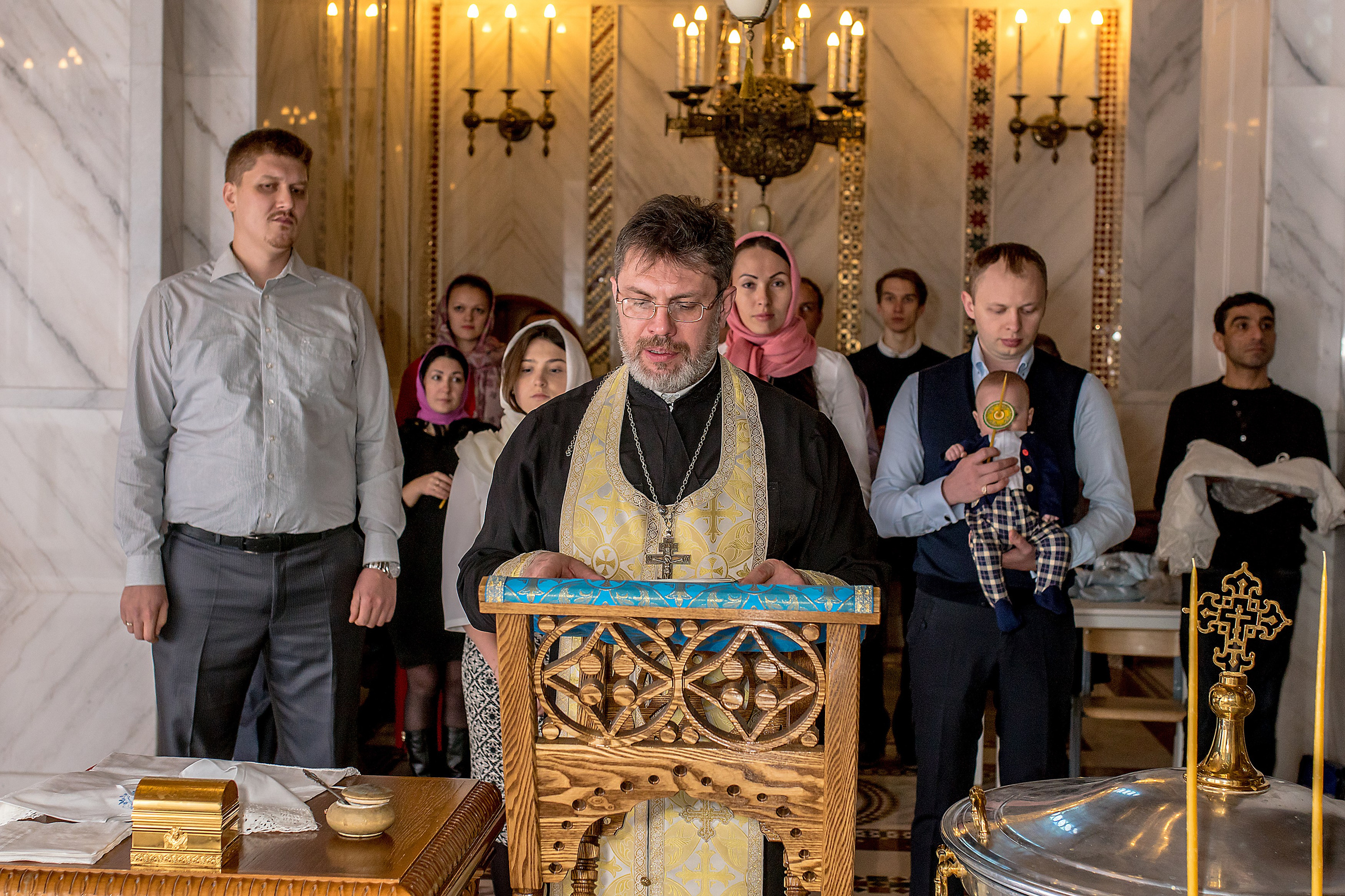 Крещение в храме Покрова Пресвятой Богородицы в Ясенево, Москва