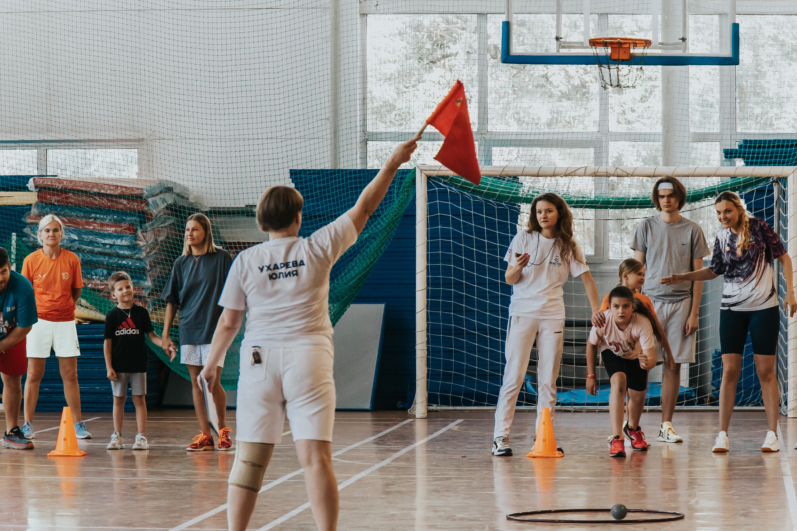 Репортажная спортивная съемка г. Королев стадион Металлист «папа, мама, я — спортивная семья». Юлия Егорова | Свадебный фотограф, семейный фотограф Москва, МО • Портреты • репортажи • день рождения • Love Story • дети