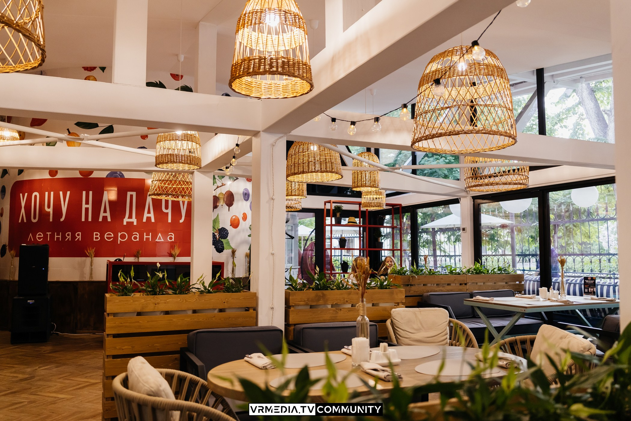 Ресторан «Volna»: Вечер на летней веранде «Хочу на дачу»