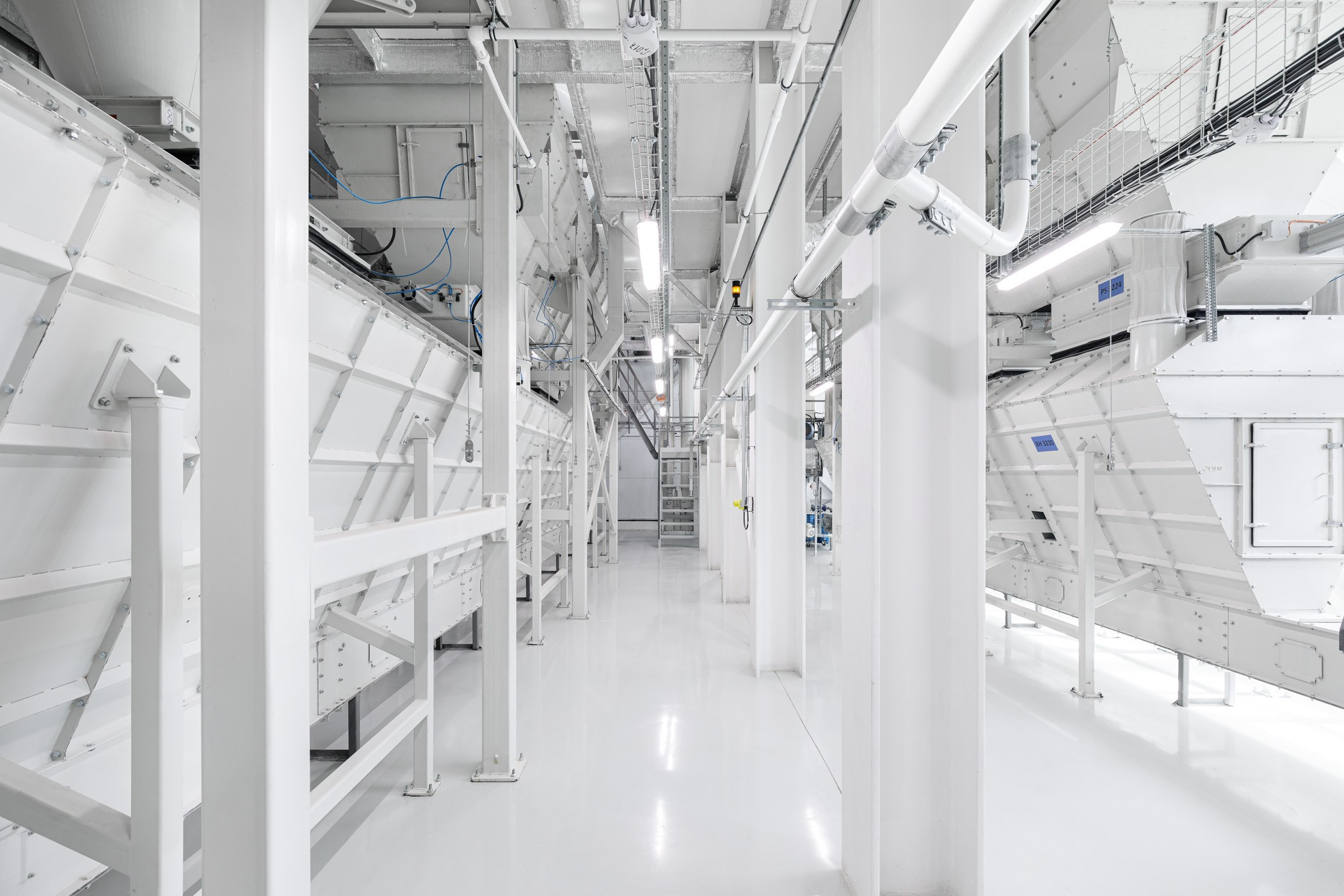 Олег Лозовой | Коммерческий и рекламный фотограф в Москве