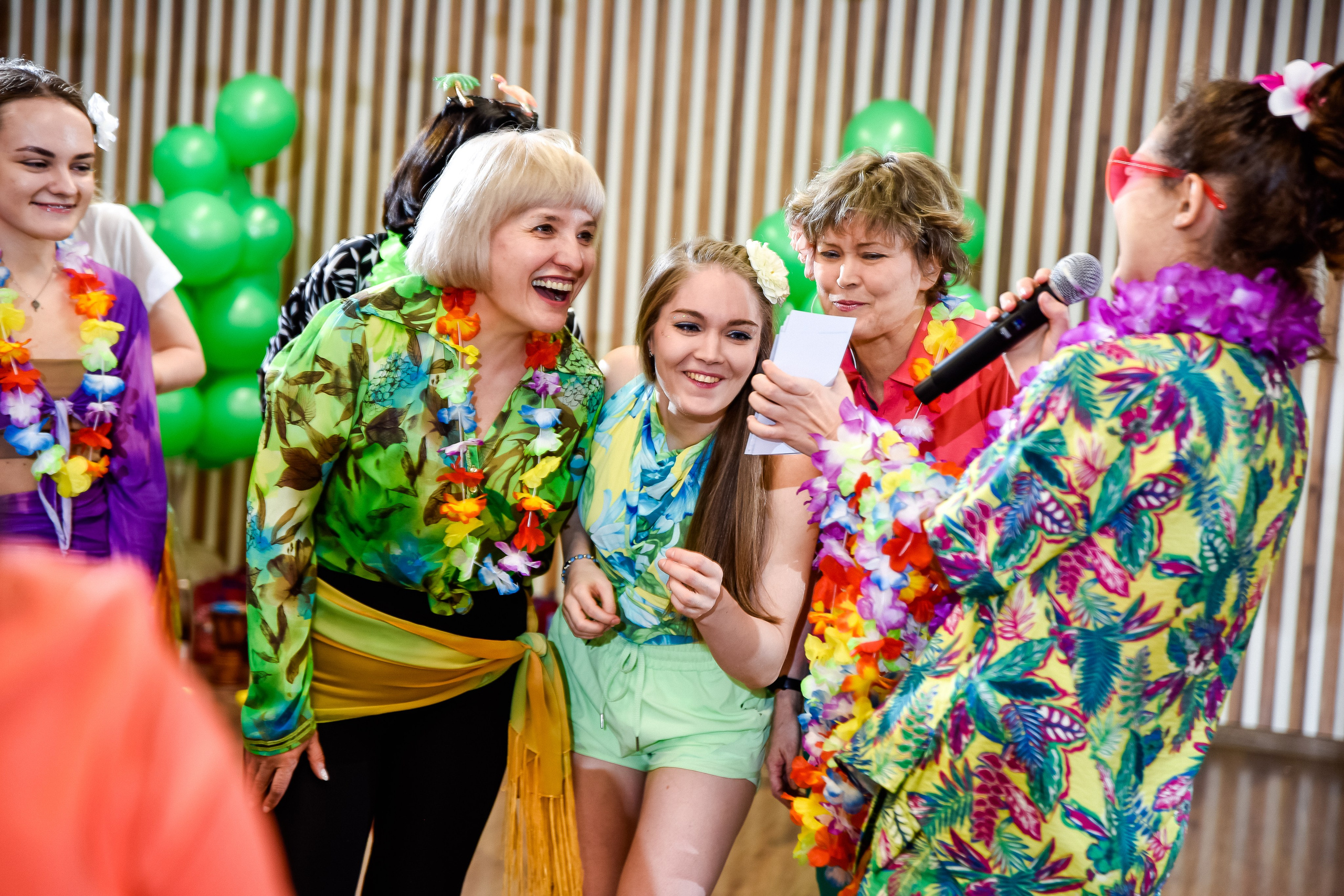 НОВОГОДНЯЯ ГАВАЙСКАЯ ТАНЦЕВАЛЬНАЯ ФИТНЕС- ВЕЧЕРИНКА