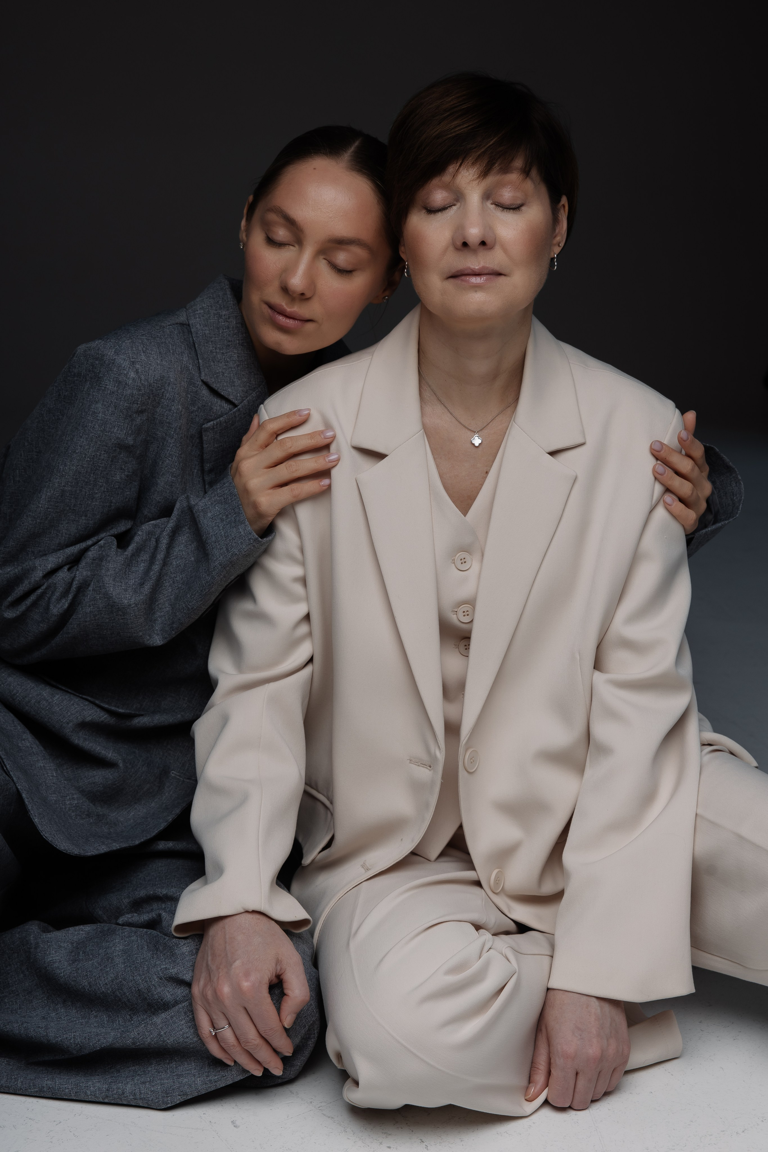 Мама и дочь, минимализм. СВАДЕБНЫЙ ФОТОГРАФ ЧЕЛЯБИНСК