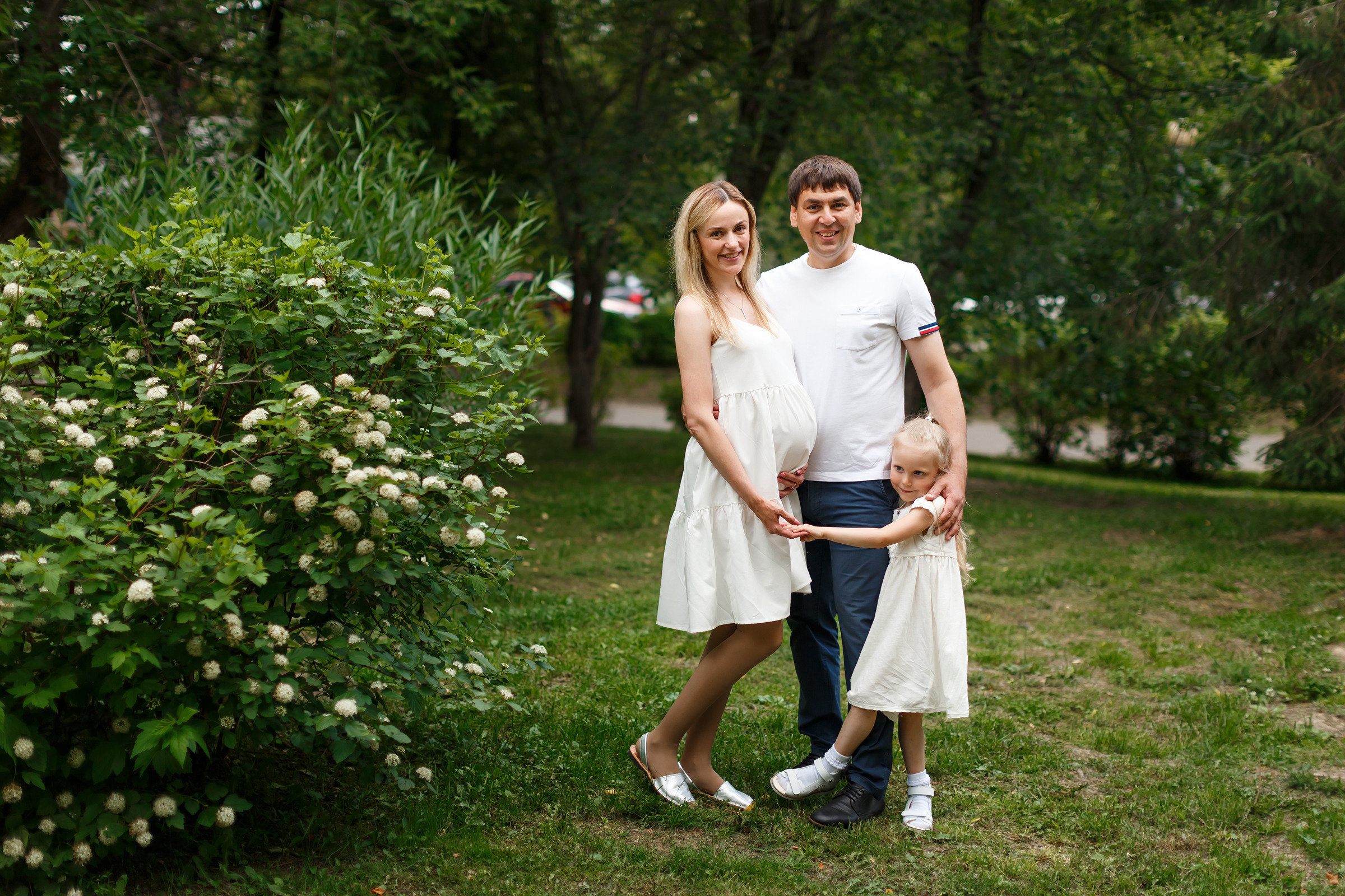 Лера ждёт братика. Прогулка в городском саду. Фотограф в городе Томске. Жданова Олеся