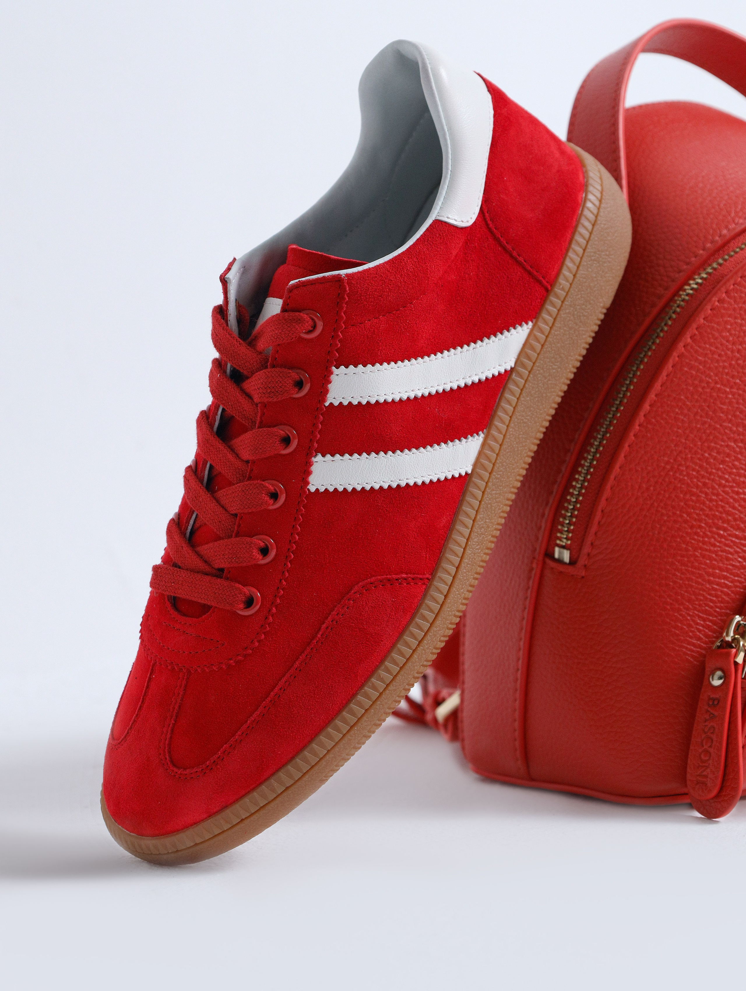 Basconi Summer Y'25. Предметный фотограф Артём Йома