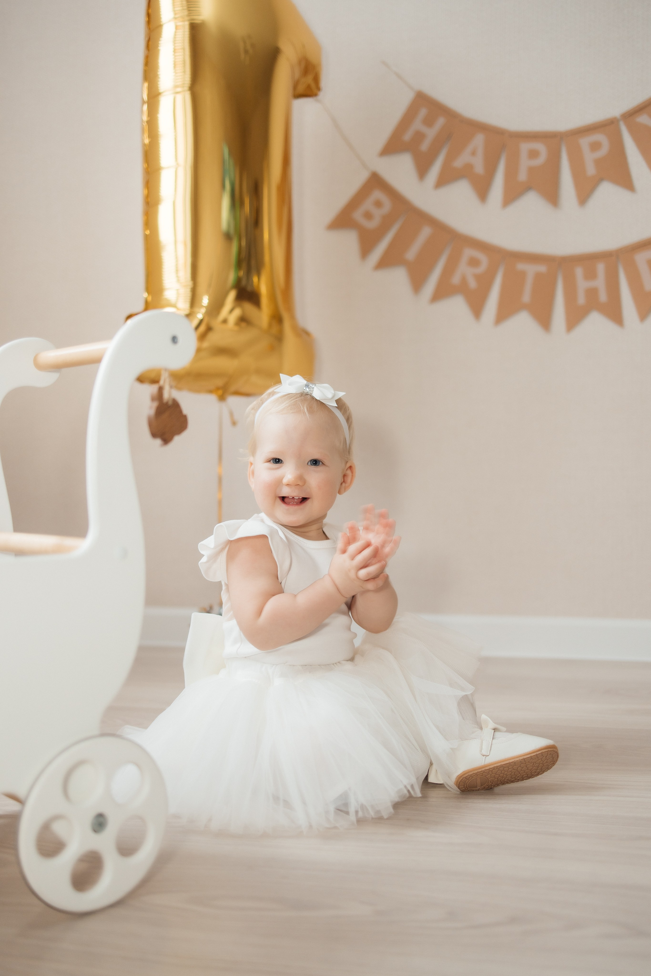 1 годик Еве (домашняя съемка). Профессиональный фотограф Кристина Искусных. Талдом- Москва