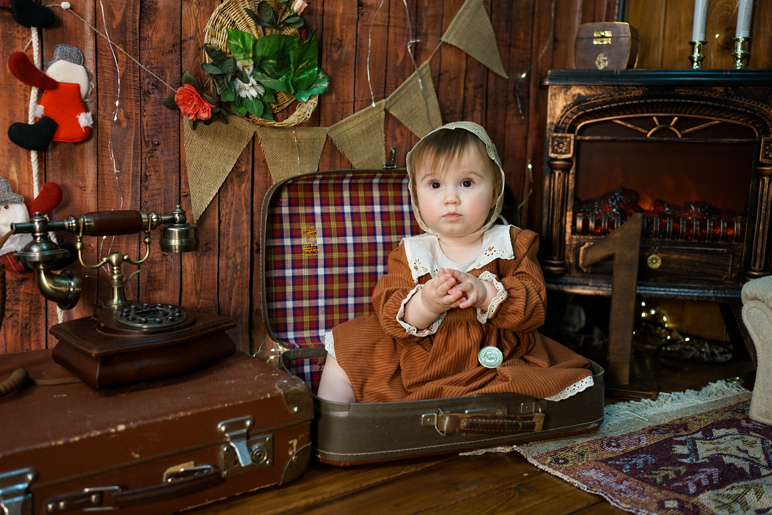 Деревянный Подиум. Детская Фотостудия ГОДОВАСИКИ в Санкт-Петербурге фотосесия на годик