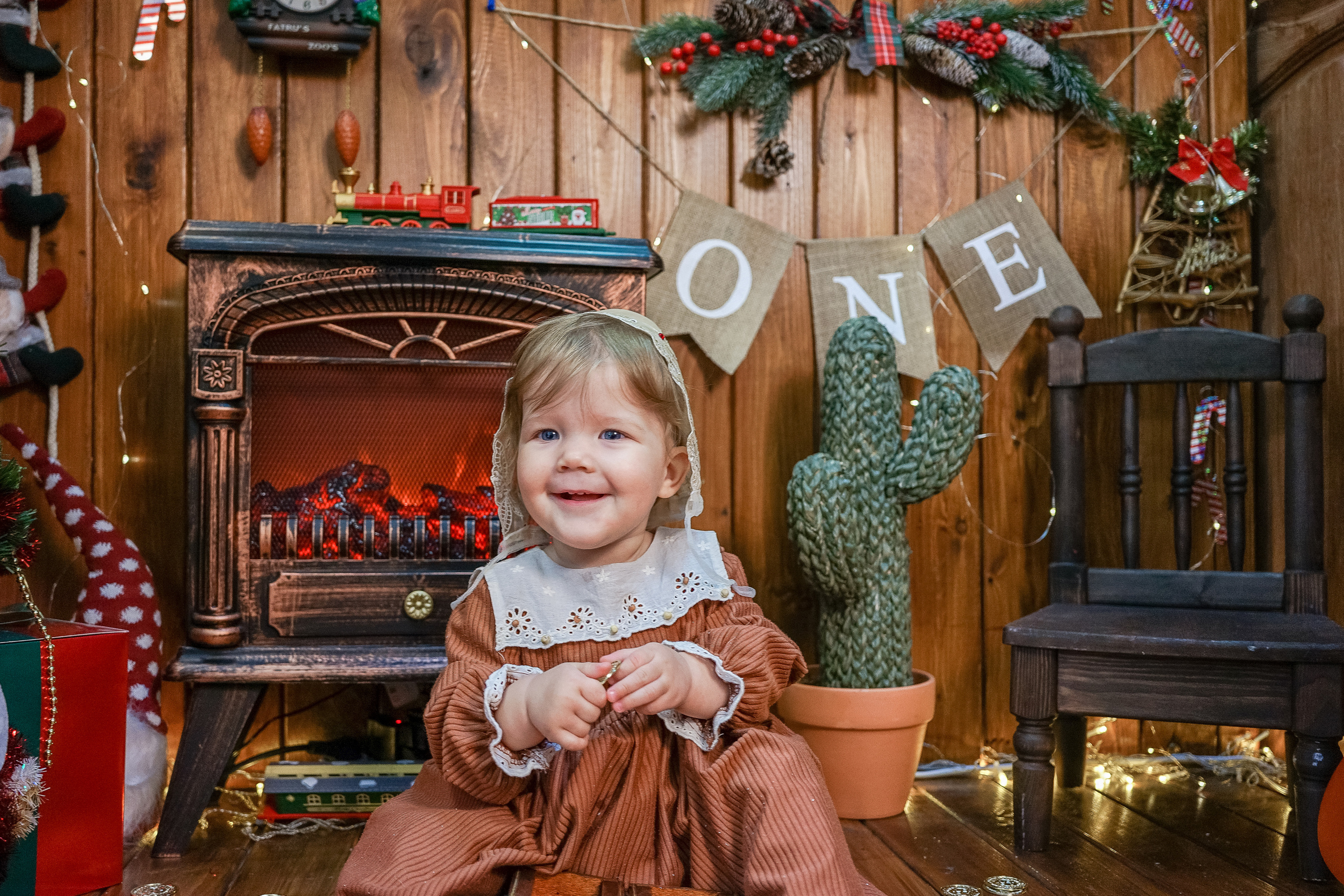Деревянный Подиум. Детская Фотостудия ГОДОВАСИКИ в Санкт-Петербурге фотосесия на годик