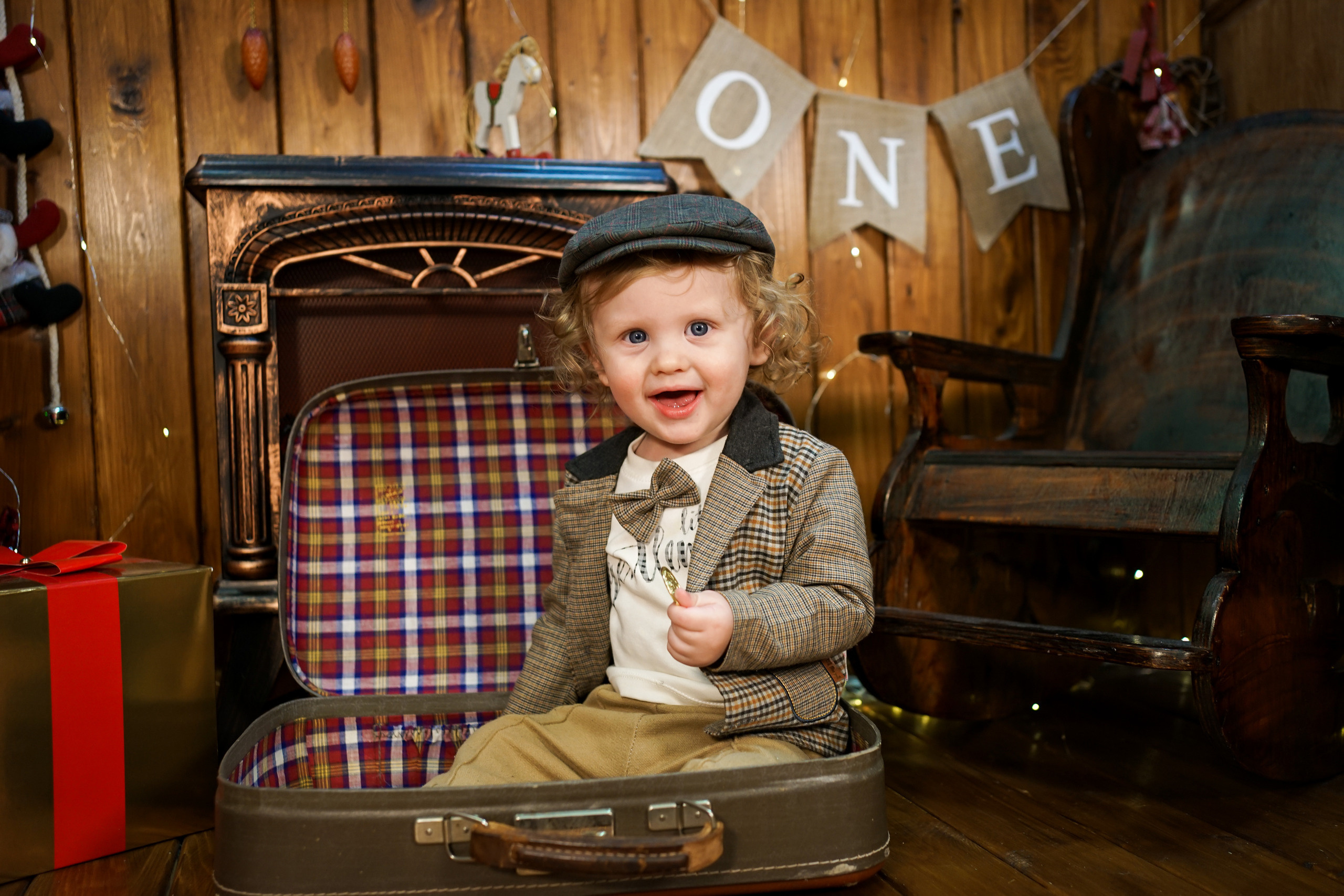 Деревянный Подиум. Детская Фотостудия ГОДОВАСИКИ в Санкт-Петербурге фотосесия на годик