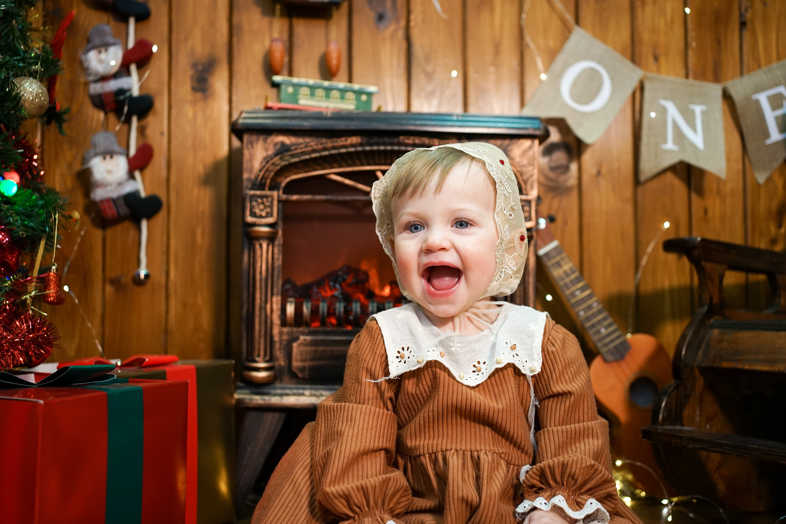Деревянный Подиум. Детская Фотостудия ГОДОВАСИКИ в Санкт-Петербурге фотосесия на годик