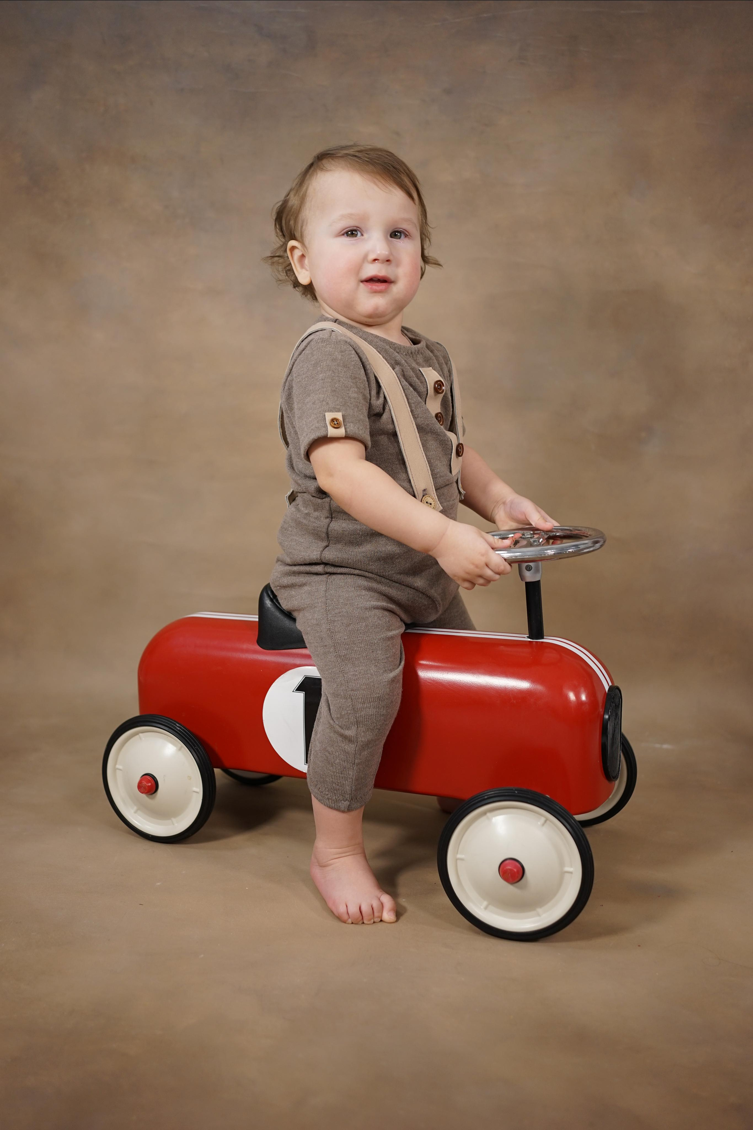 Фотозоны на ХОЛСТЕ. Детская Фотостудия ГОДОВАСИКИ в Санкт-Петербурге фотосесия на годик