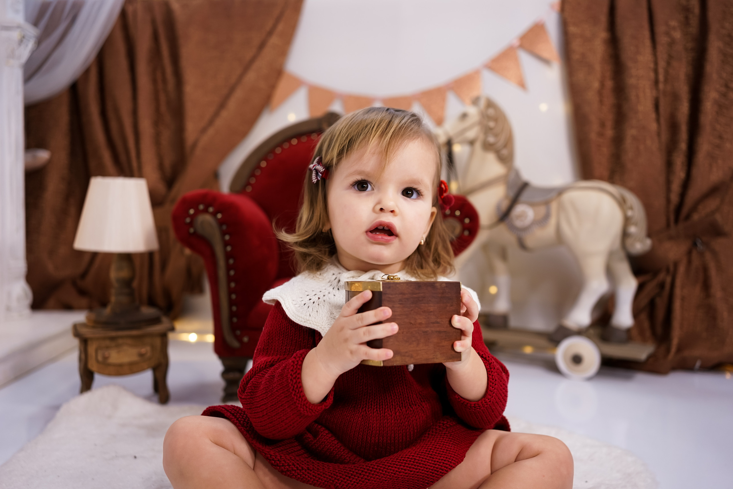 Бордовая зона. Детская Фотостудия ГОДОВАСИКИ в Санкт-Петербурге фотосесия на годик