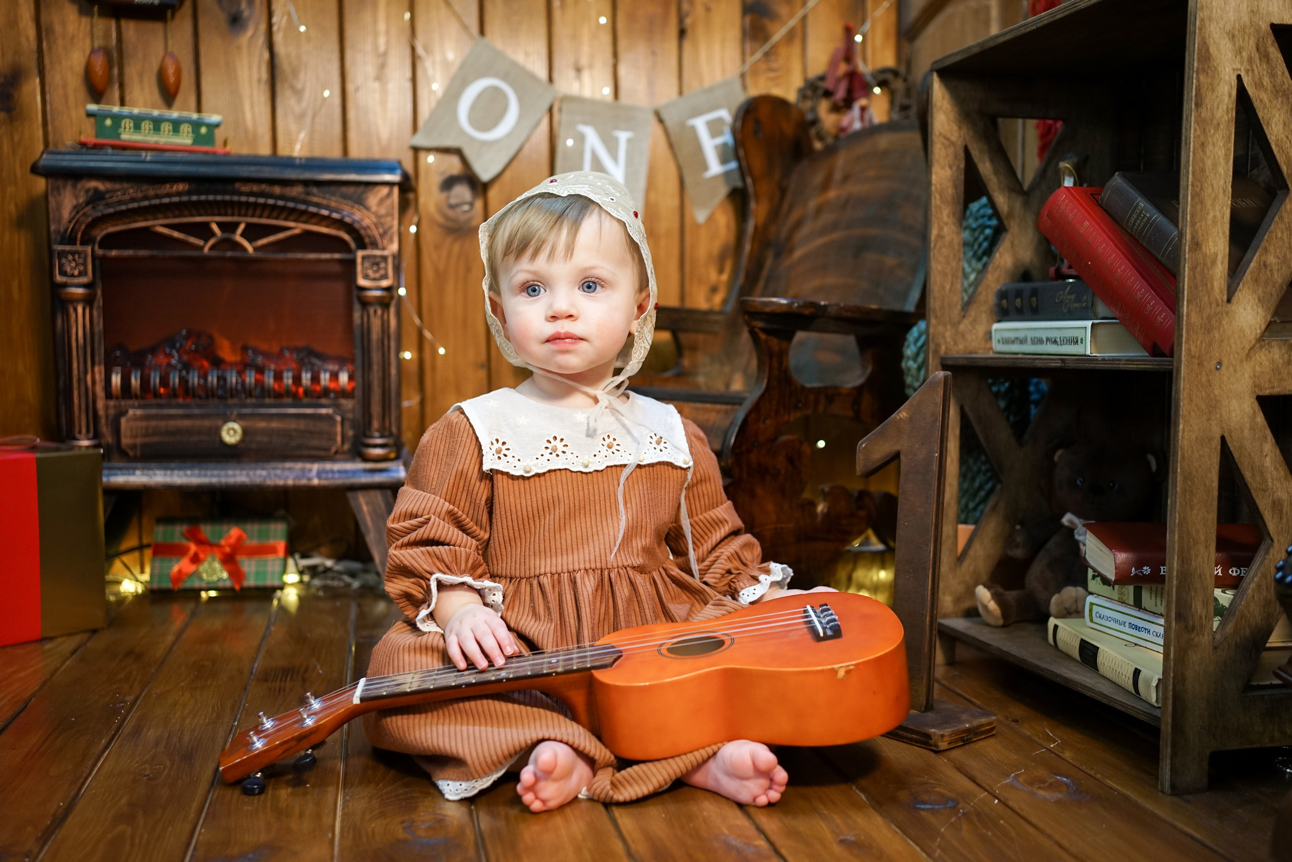 Деревянный Подиум. Детская Фотостудия ГОДОВАСИКИ в Санкт-Петербурге фотосесия на годик