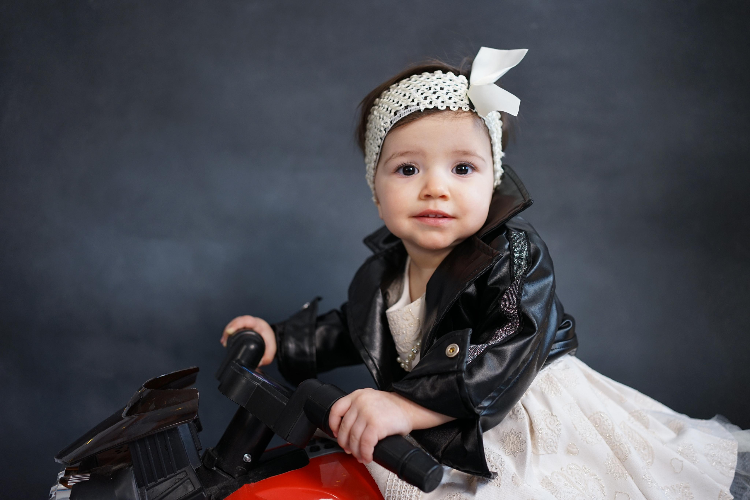 Фотозоны на ХОЛСТЕ. Детская Фотостудия ГОДОВАСИКИ в Санкт-Петербурге фотосесия на годик