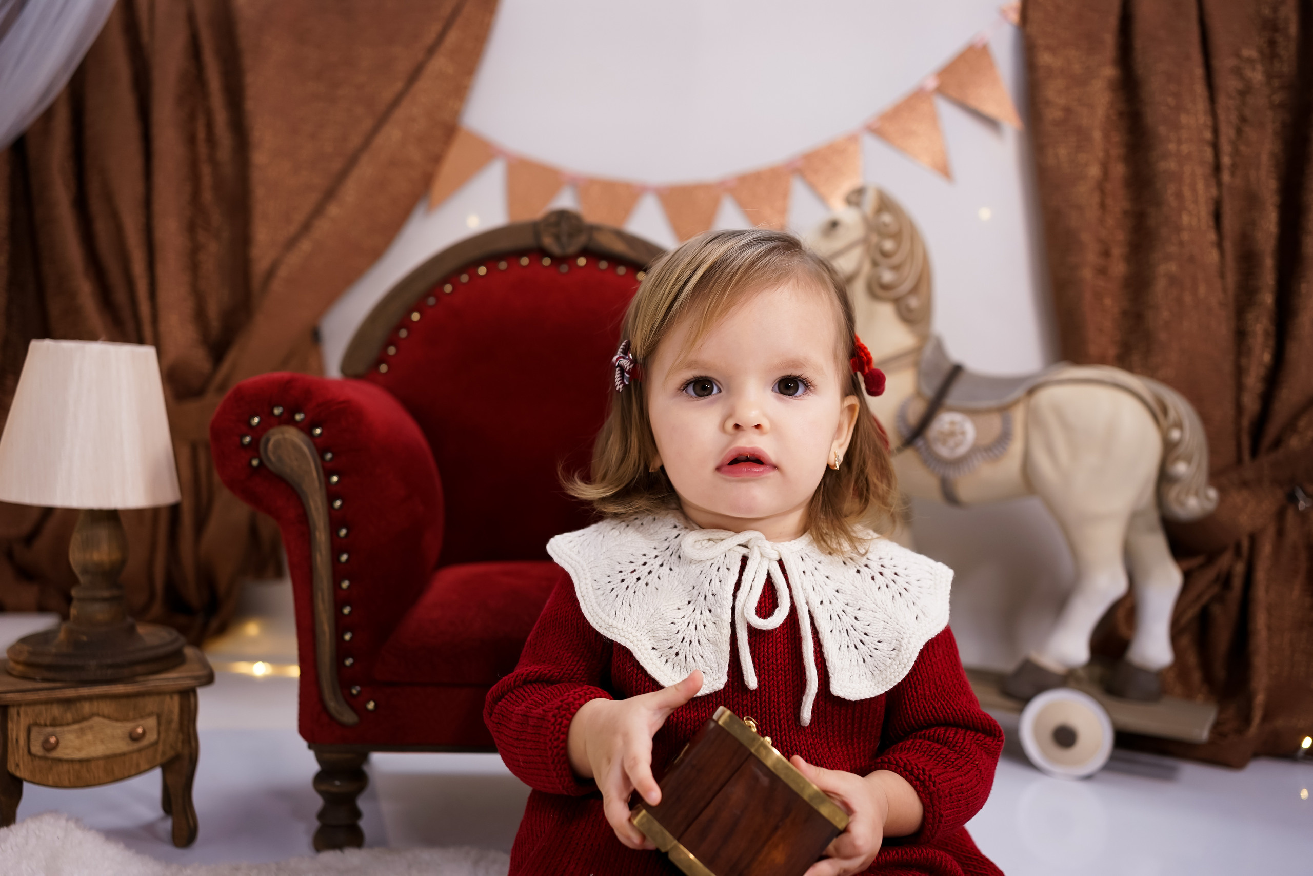 Бордовая зона. Детская Фотостудия ГОДОВАСИКИ в Санкт-Петербурге фотосесия на годик