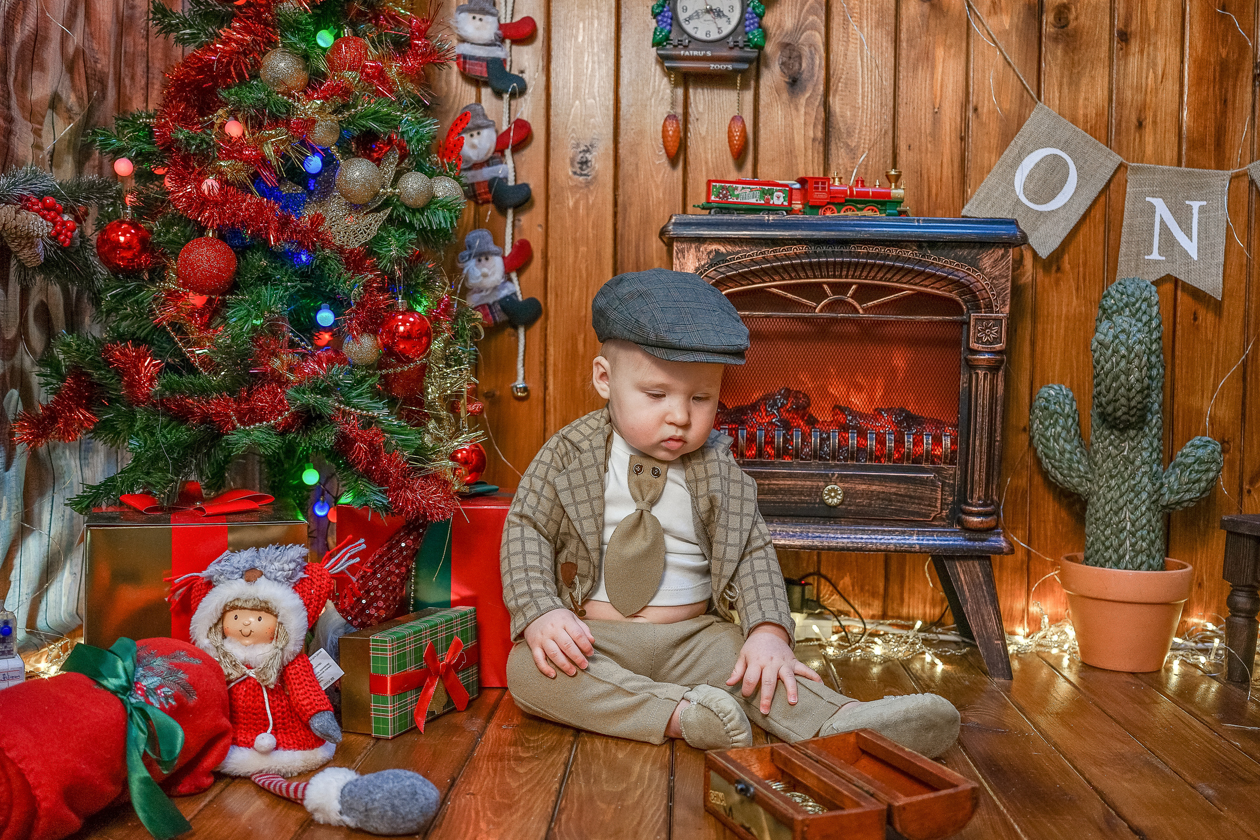 Деревянный Подиум. Детская Фотостудия ГОДОВАСИКИ в Санкт-Петербурге фотосесия на годик