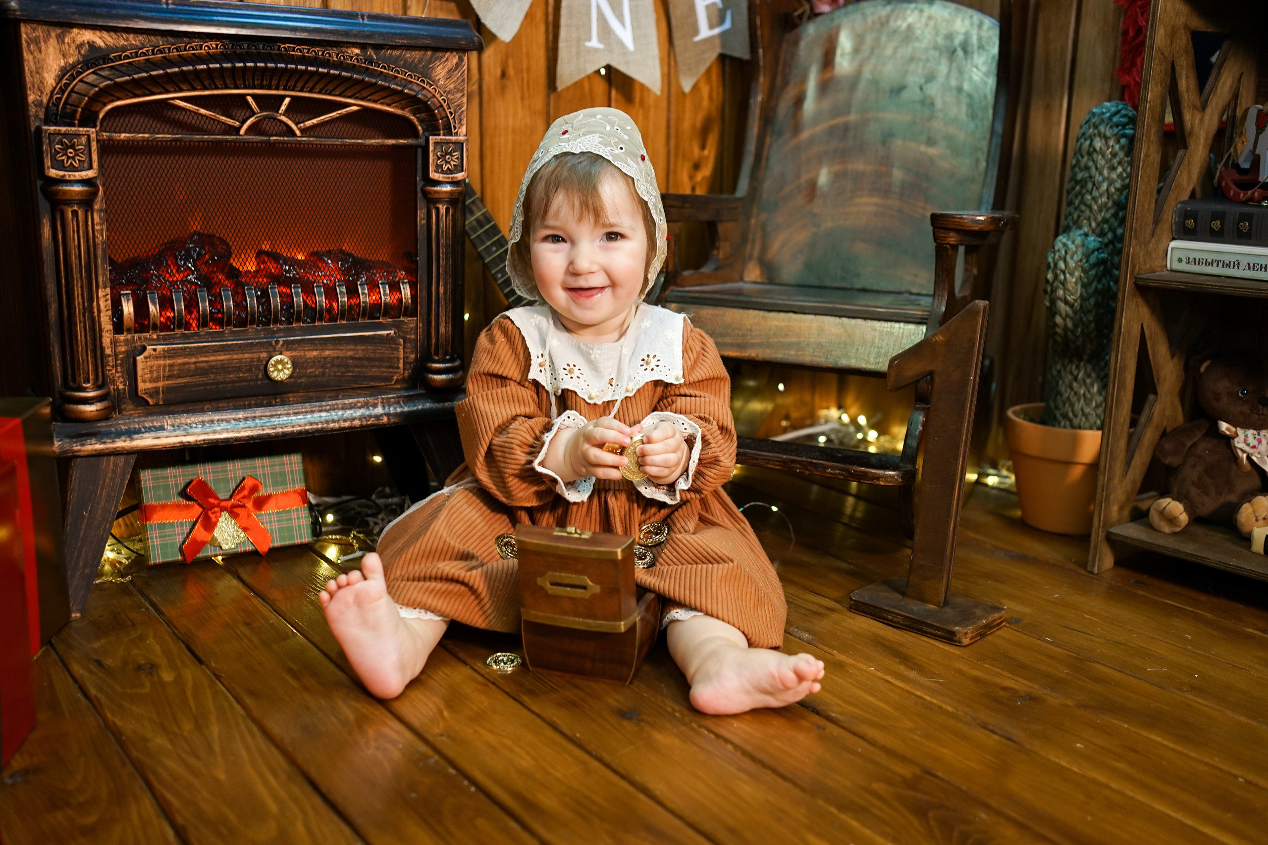 Деревянный Подиум. Детская Фотостудия ГОДОВАСИКИ в Санкт-Петербурге фотосесия на годик