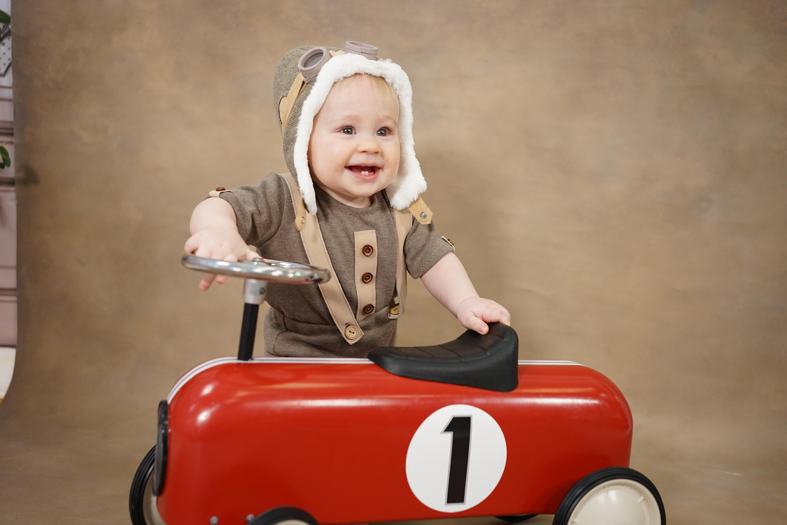 Фотозоны на ХОЛСТЕ. Детская Фотостудия ГОДОВАСИКИ в Санкт-Петербурге фотосесия на годик