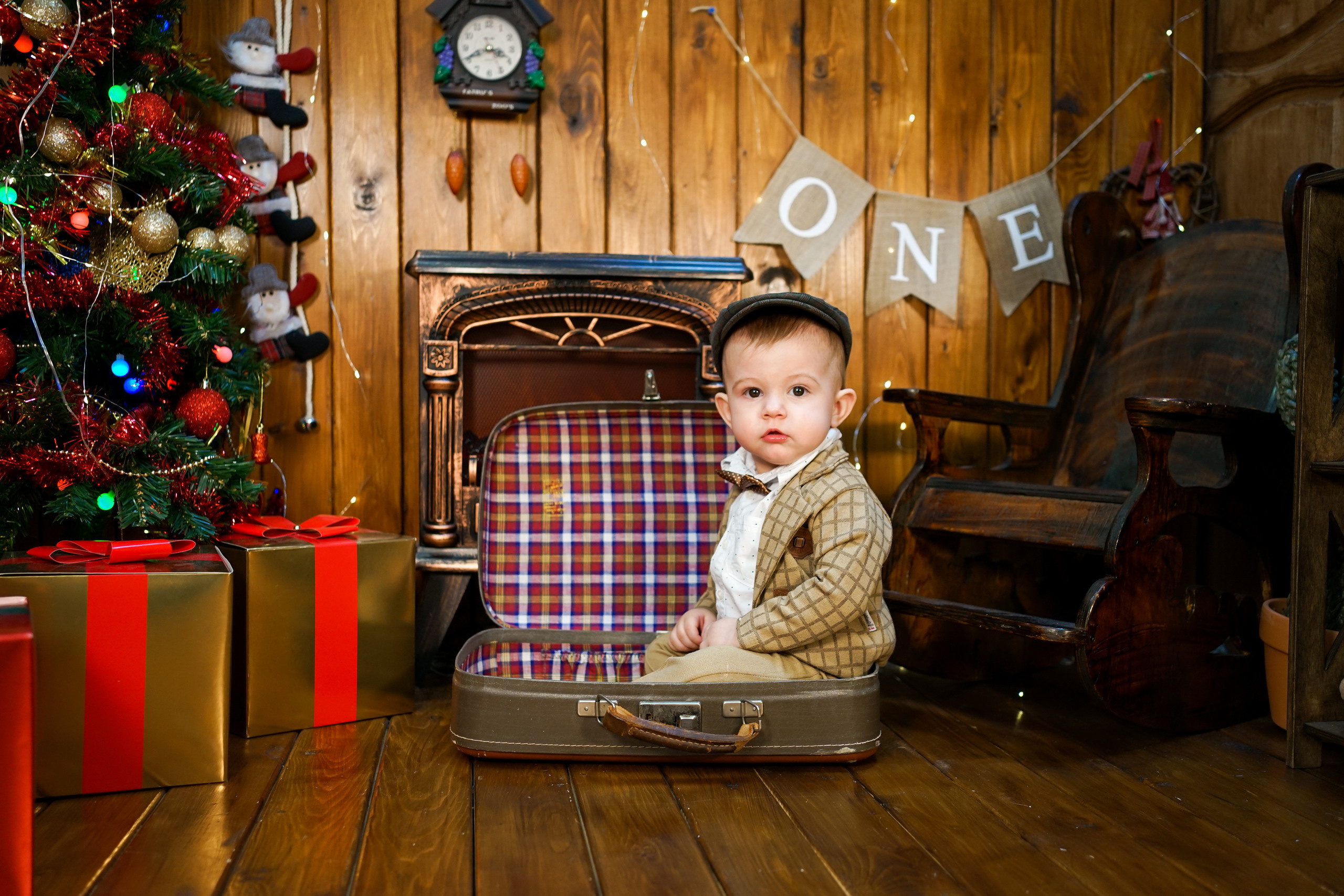 Деревянный Подиум. Детская Фотостудия ГОДОВАСИКИ в Санкт-Петербурге фотосесия на годик