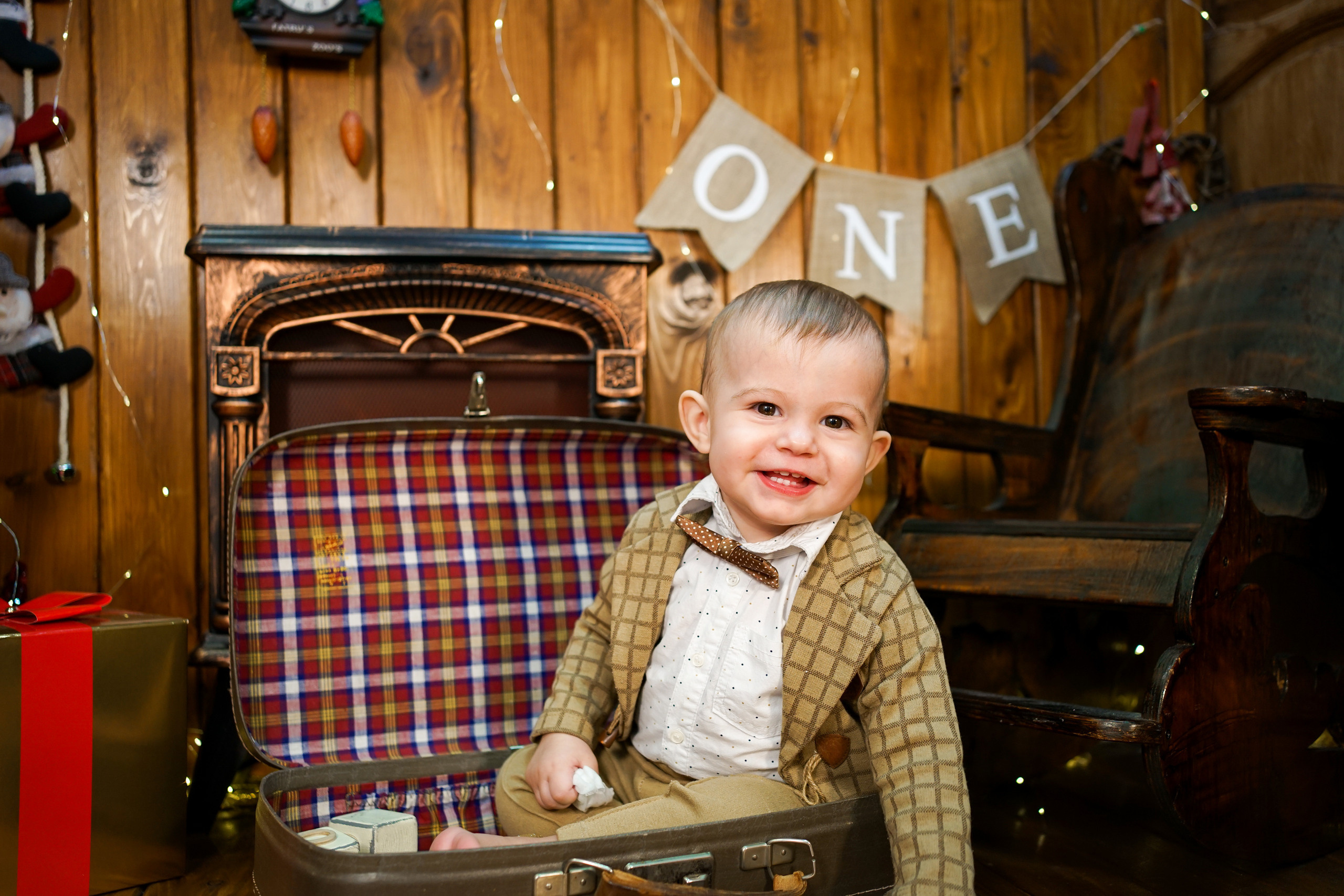 Деревянный Подиум. Детская Фотостудия ГОДОВАСИКИ в Санкт-Петербурге фотосесия на годик