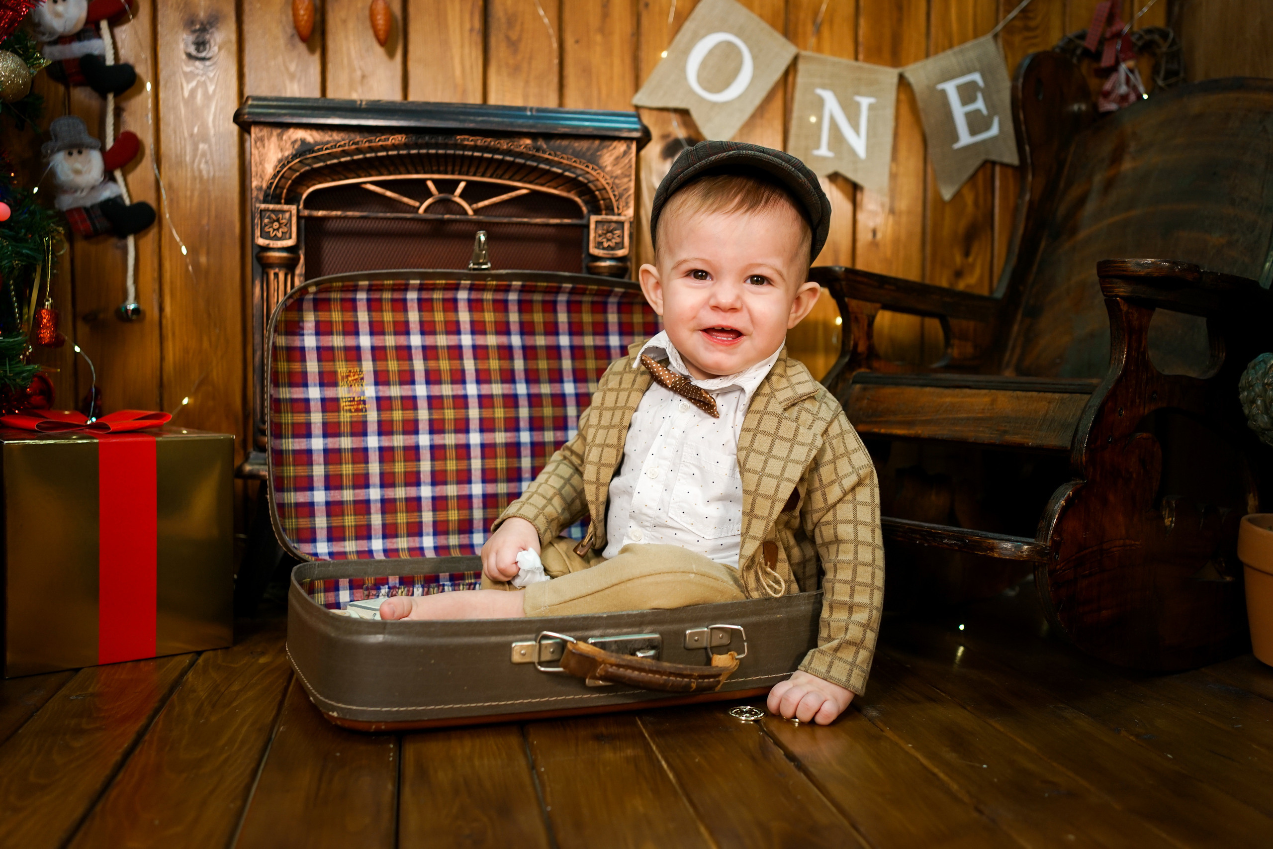 Деревянный Подиум. Детская Фотостудия ГОДОВАСИКИ в Санкт-Петербурге фотосесия на годик