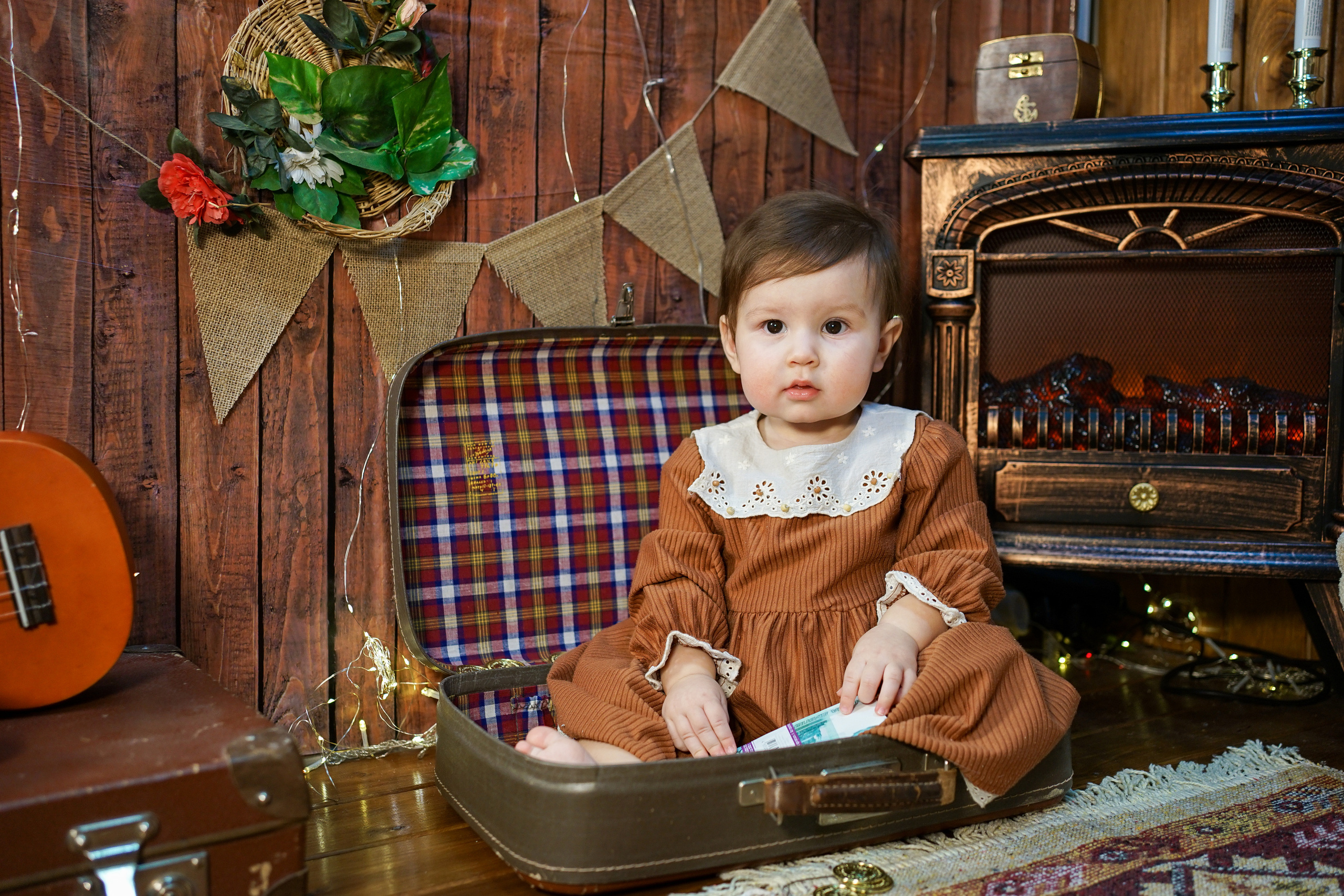 Деревянный Подиум. Детская Фотостудия ГОДОВАСИКИ в Санкт-Петербурге фотосесия на годик