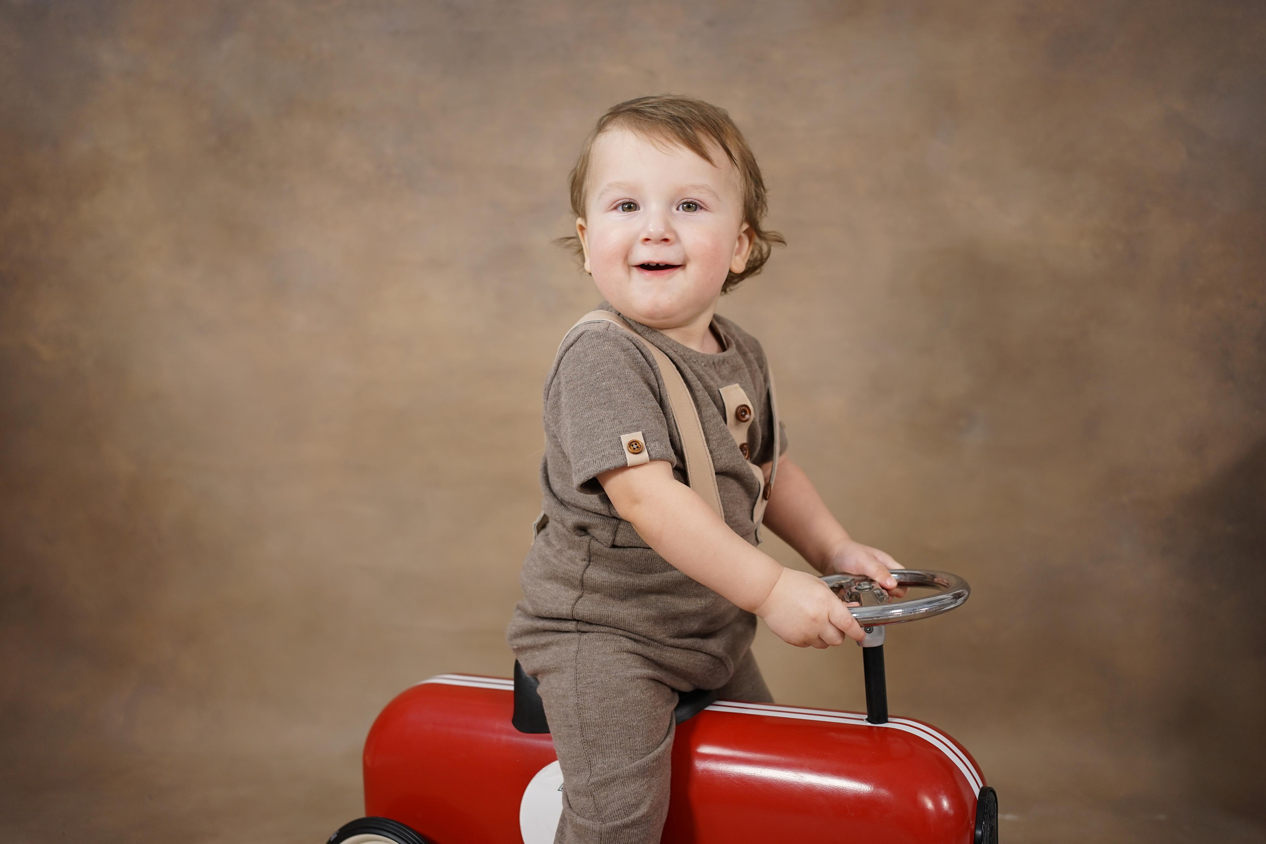 Фотозоны на ХОЛСТЕ. Детская Фотостудия ГОДОВАСИКИ в Санкт-Петербурге фотосесия на годик