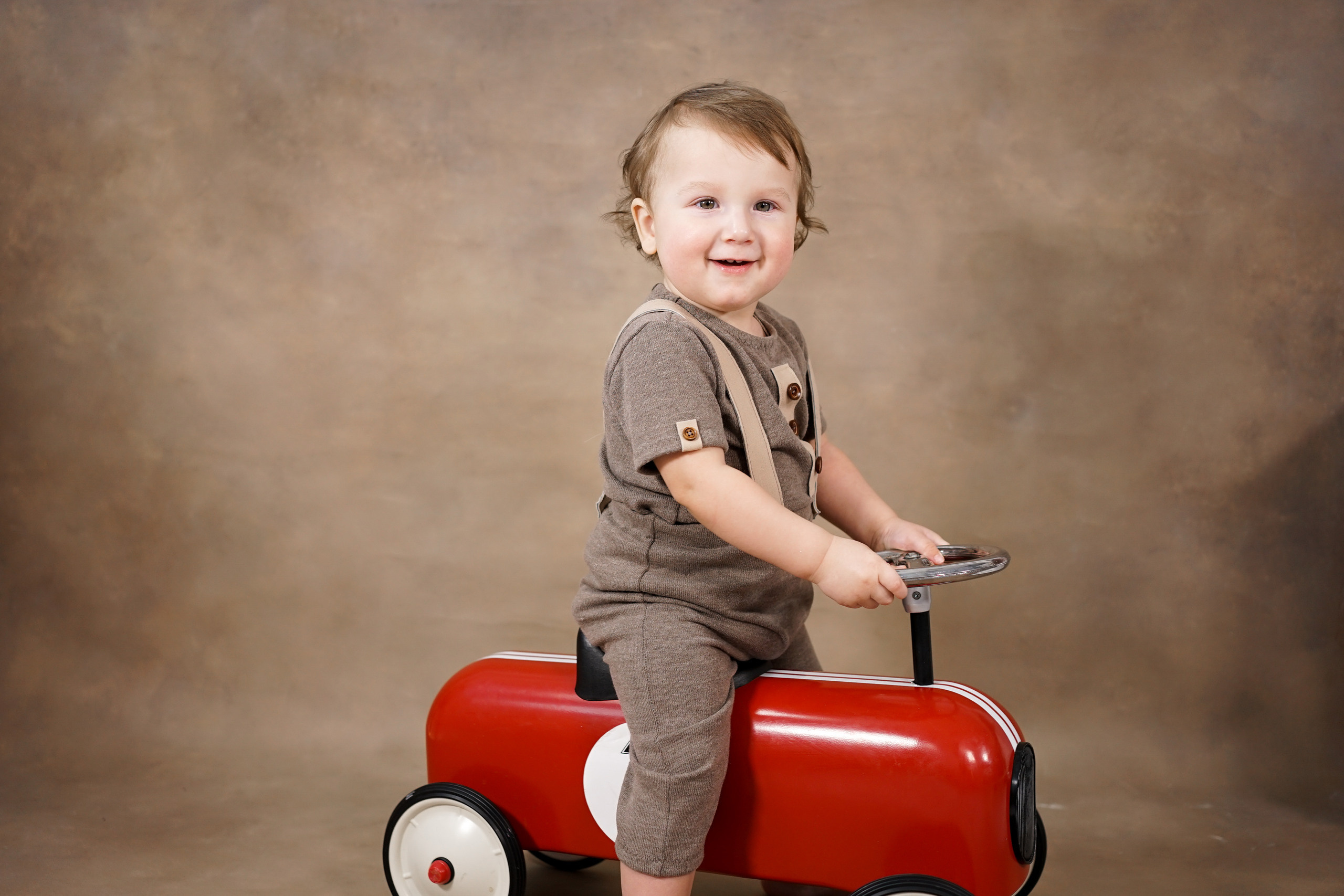 Фотосессия на Годик для Мальчиков. Детская Фотостудия ГОДОВАСИКИ в Санкт-Петербурге фотосесия на годик