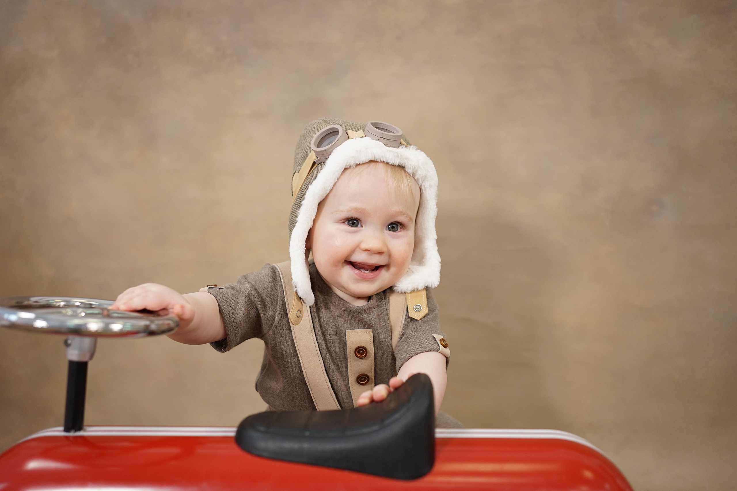 Фотозоны на ХОЛСТЕ. Детская Фотостудия ГОДОВАСИКИ в Санкт-Петербурге фотосесия на годик