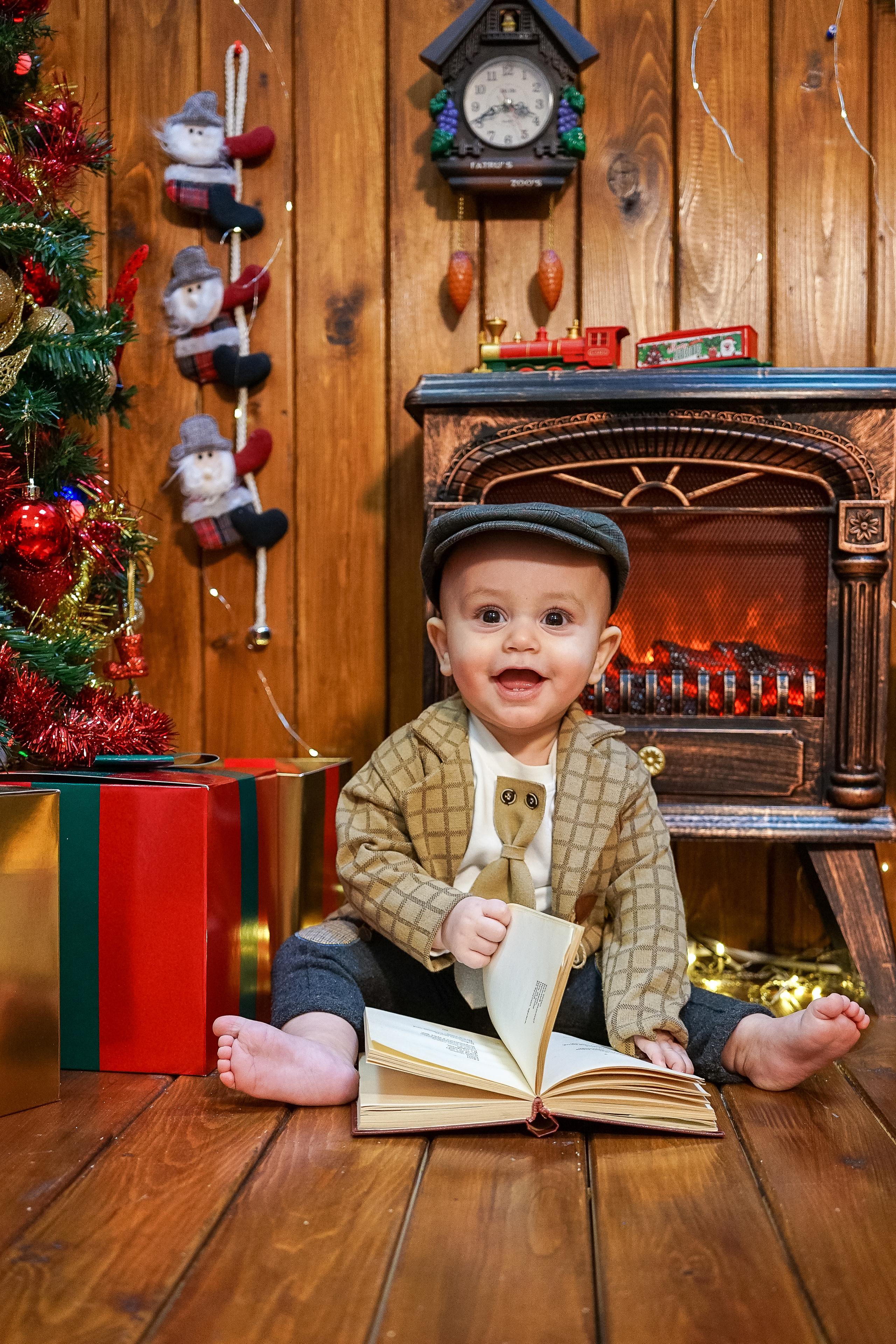 Деревянный Подиум. Детская Фотостудия ГОДОВАСИКИ в Санкт-Петербурге фотосесия на годик