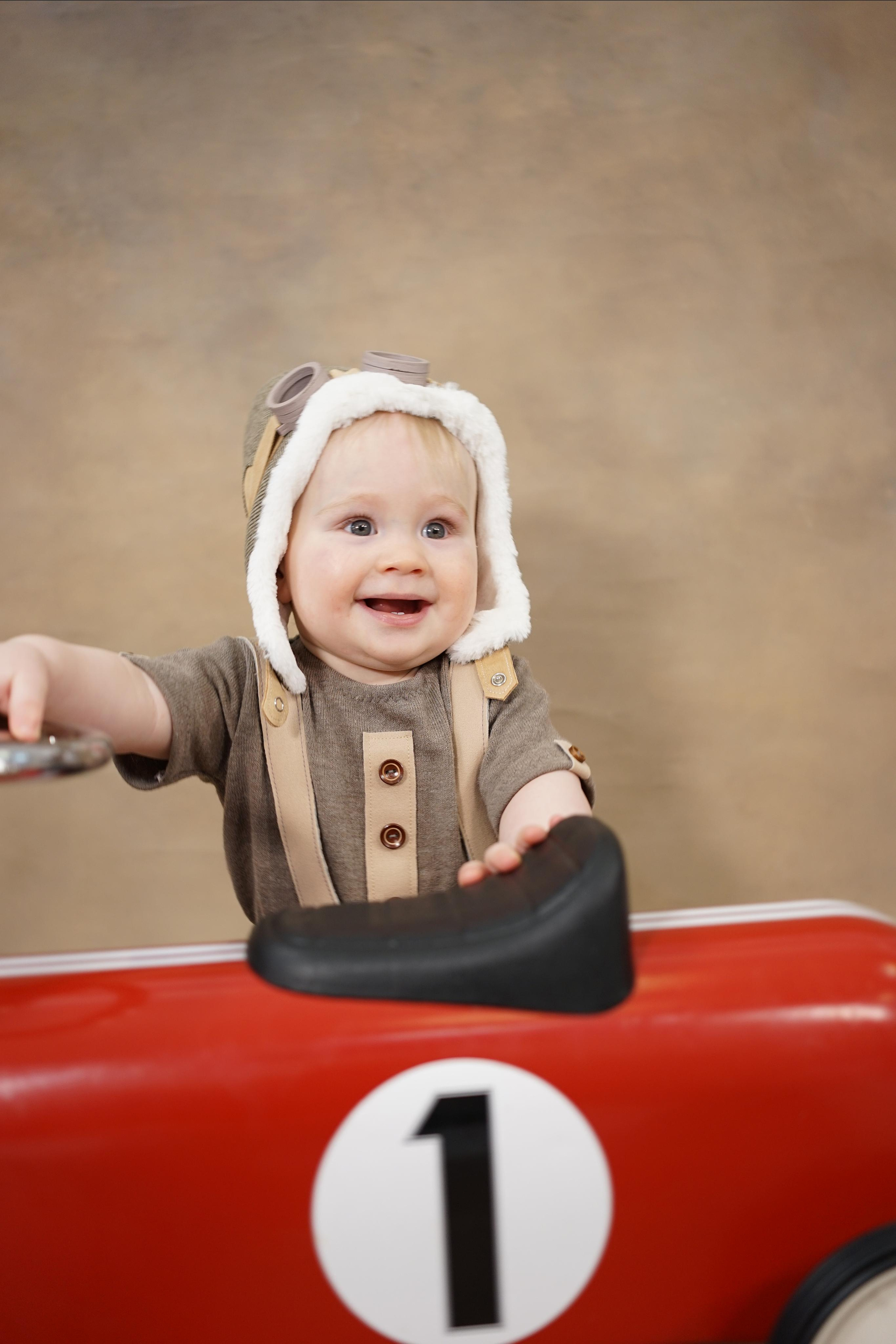 Фотозоны на ХОЛСТЕ. Детская Фотостудия ГОДОВАСИКИ в Санкт-Петербурге фотосесия на годик