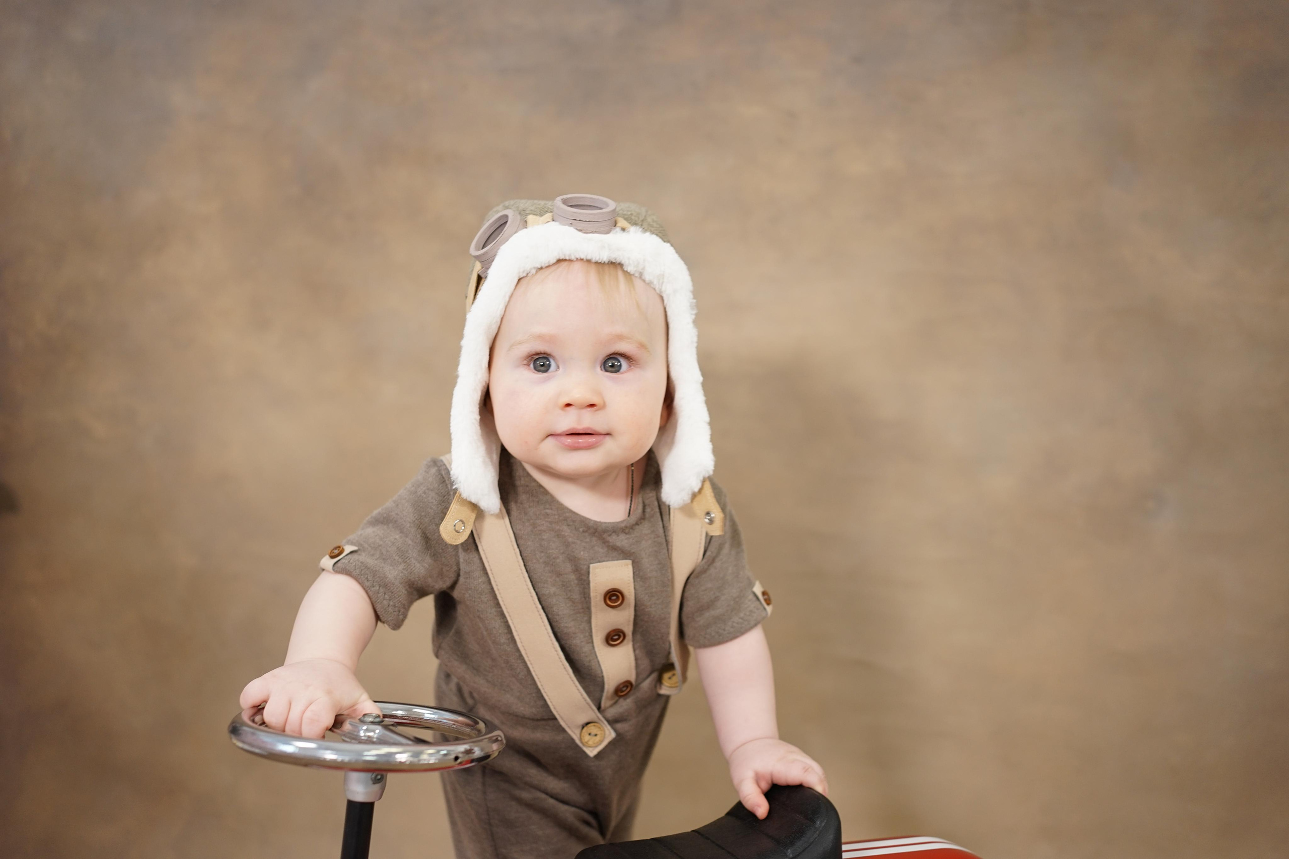 Фотозоны на ХОЛСТЕ. Детская Фотостудия ГОДОВАСИКИ в Санкт-Петербурге фотосесия на годик