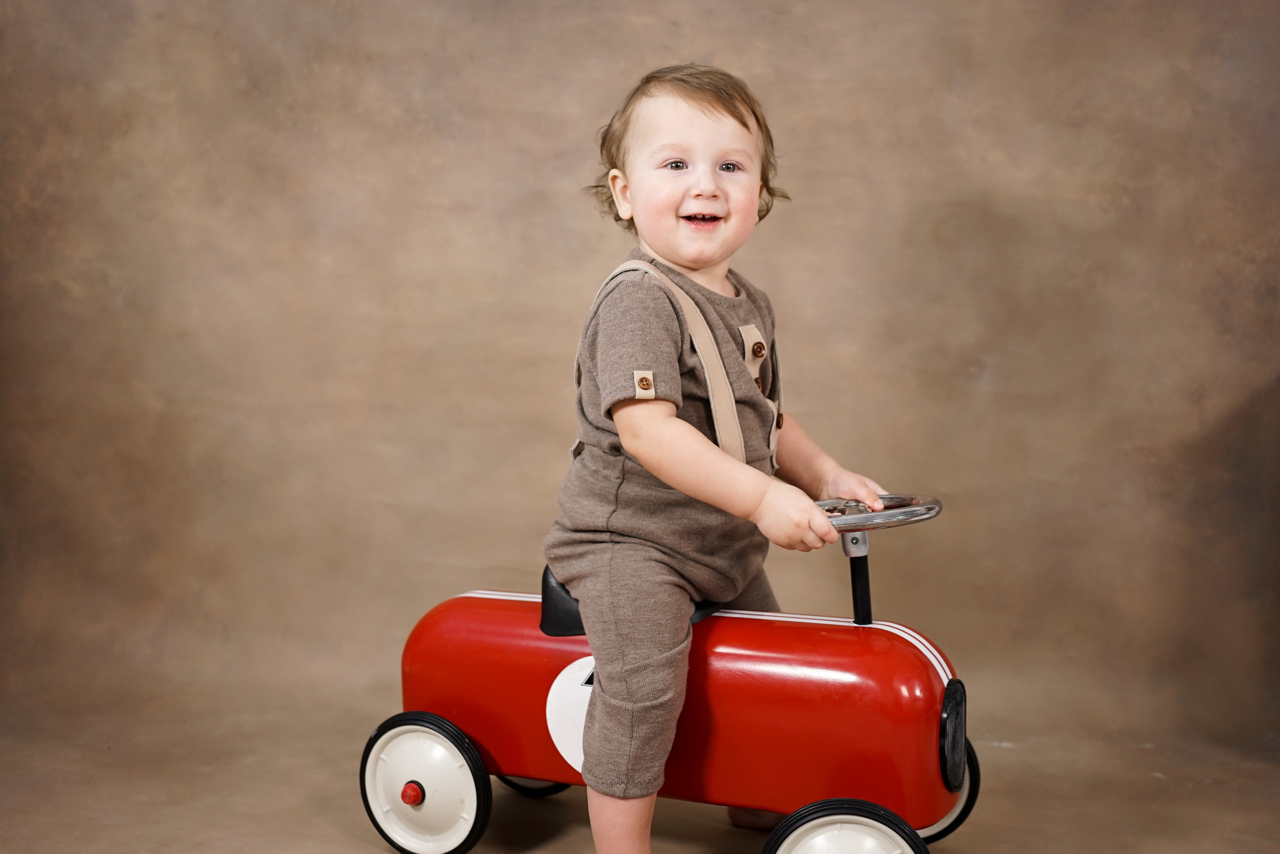 Фотозоны на ХОЛСТЕ. Детская Фотостудия ГОДОВАСИКИ в Санкт-Петербурге фотосесия на годик