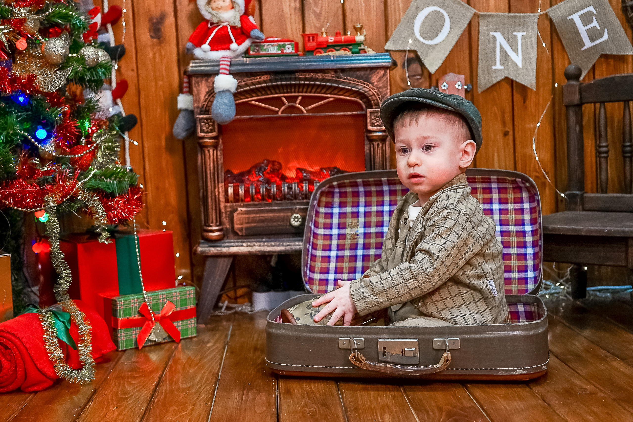 Деревянный Подиум. Детская Фотостудия ГОДОВАСИКИ в Санкт-Петербурге фотосесия на годик