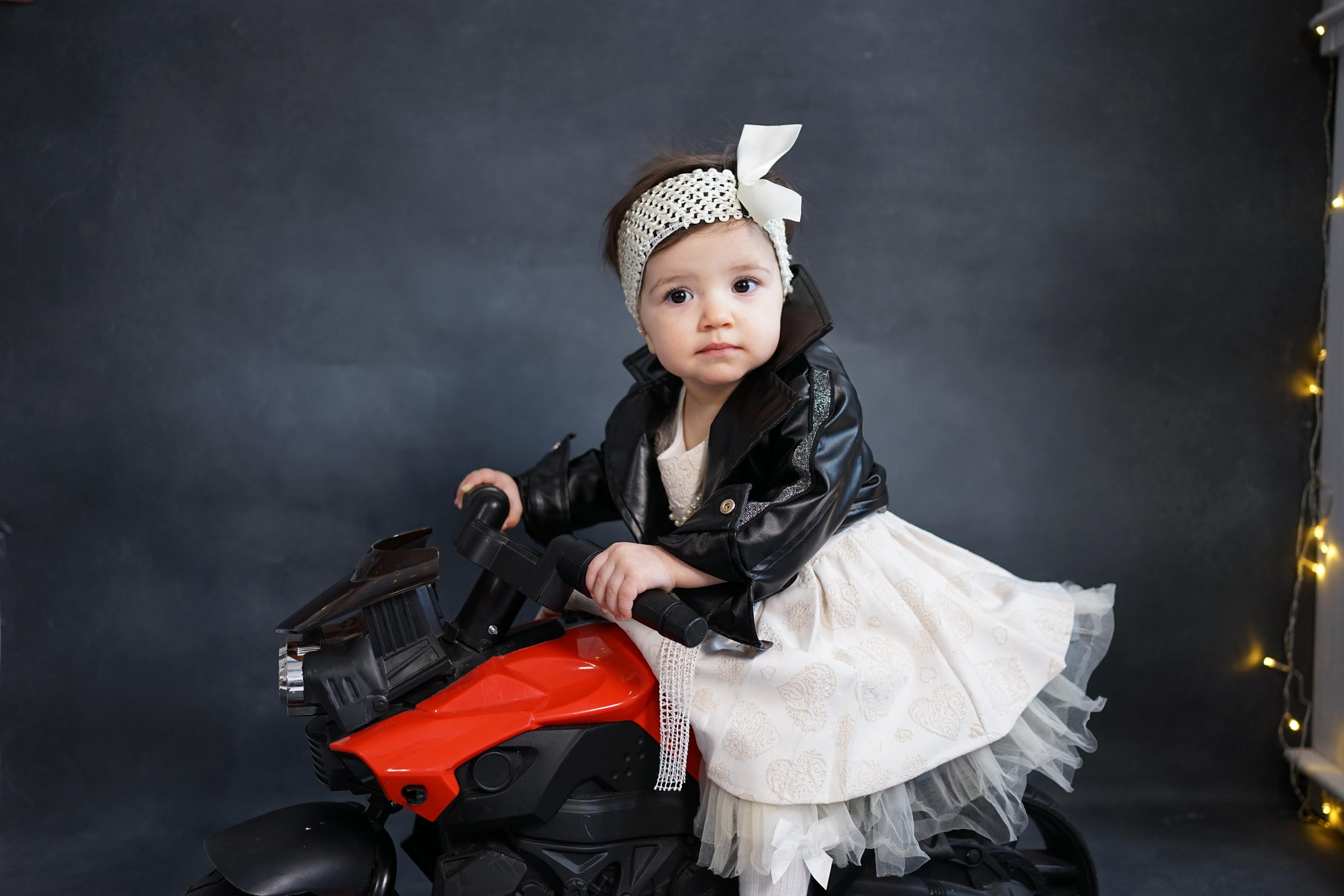 Фотозоны на ХОЛСТЕ. Детская Фотостудия ГОДОВАСИКИ в Санкт-Петербурге фотосесия на годик