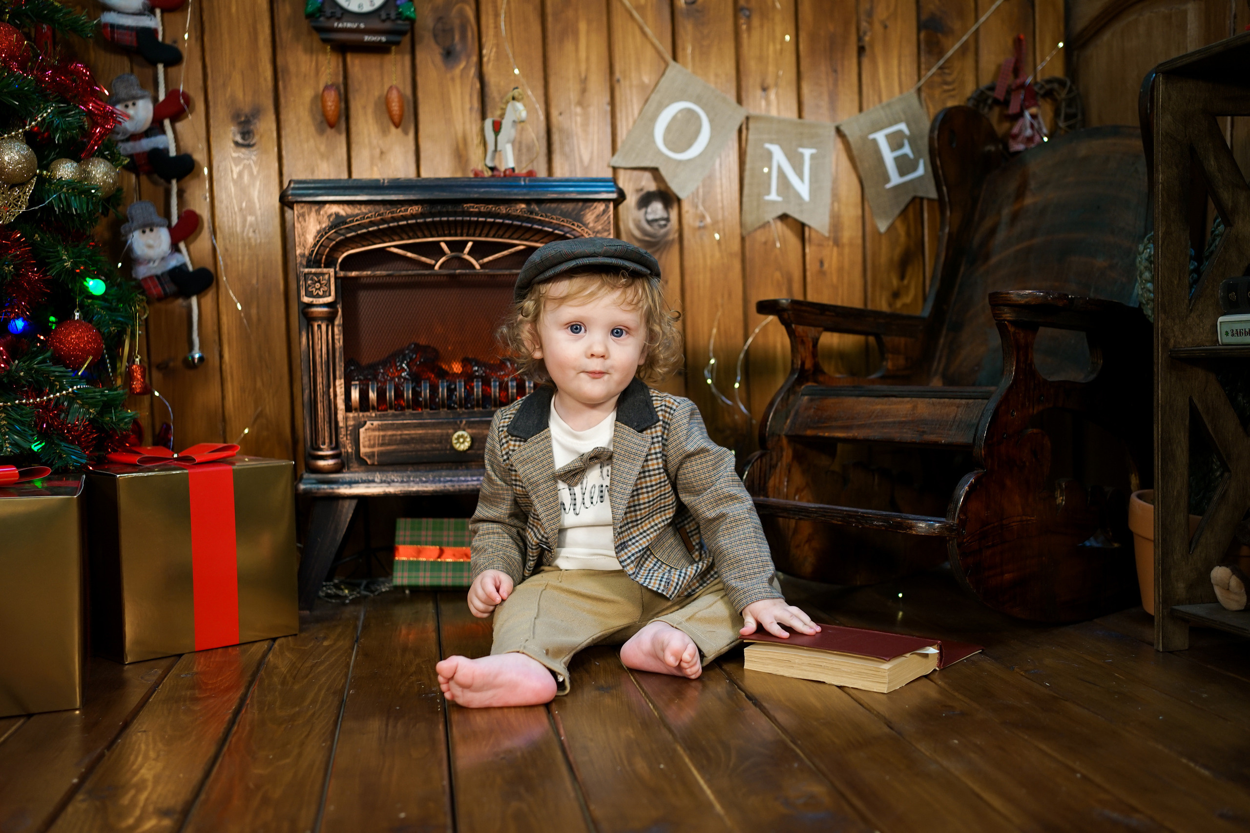 Деревянный Подиум. Детская Фотостудия ГОДОВАСИКИ в Санкт-Петербурге фотосесия на годик