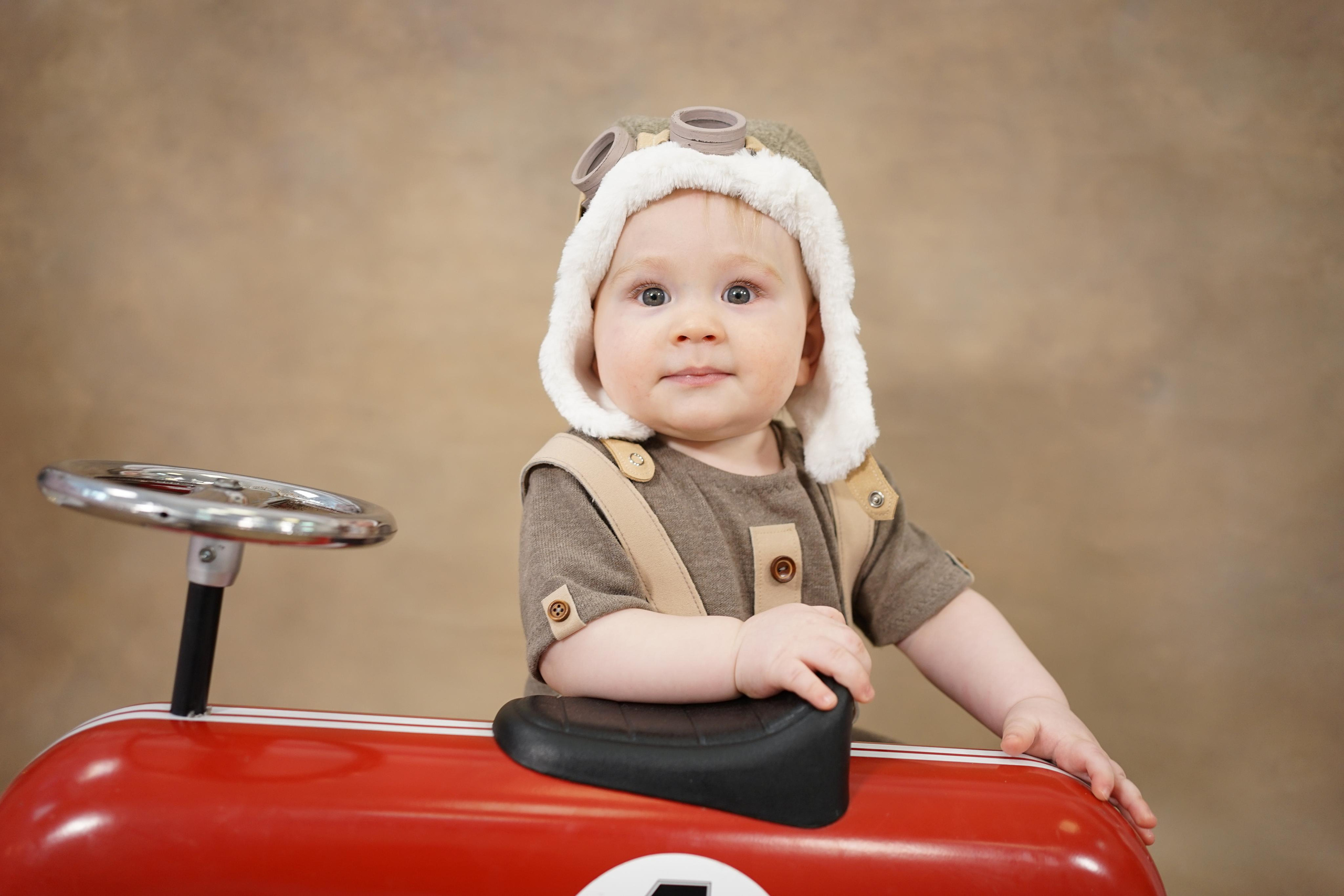 Фотозоны на ХОЛСТЕ. Детская Фотостудия ГОДОВАСИКИ в Санкт-Петербурге фотосесия на годик