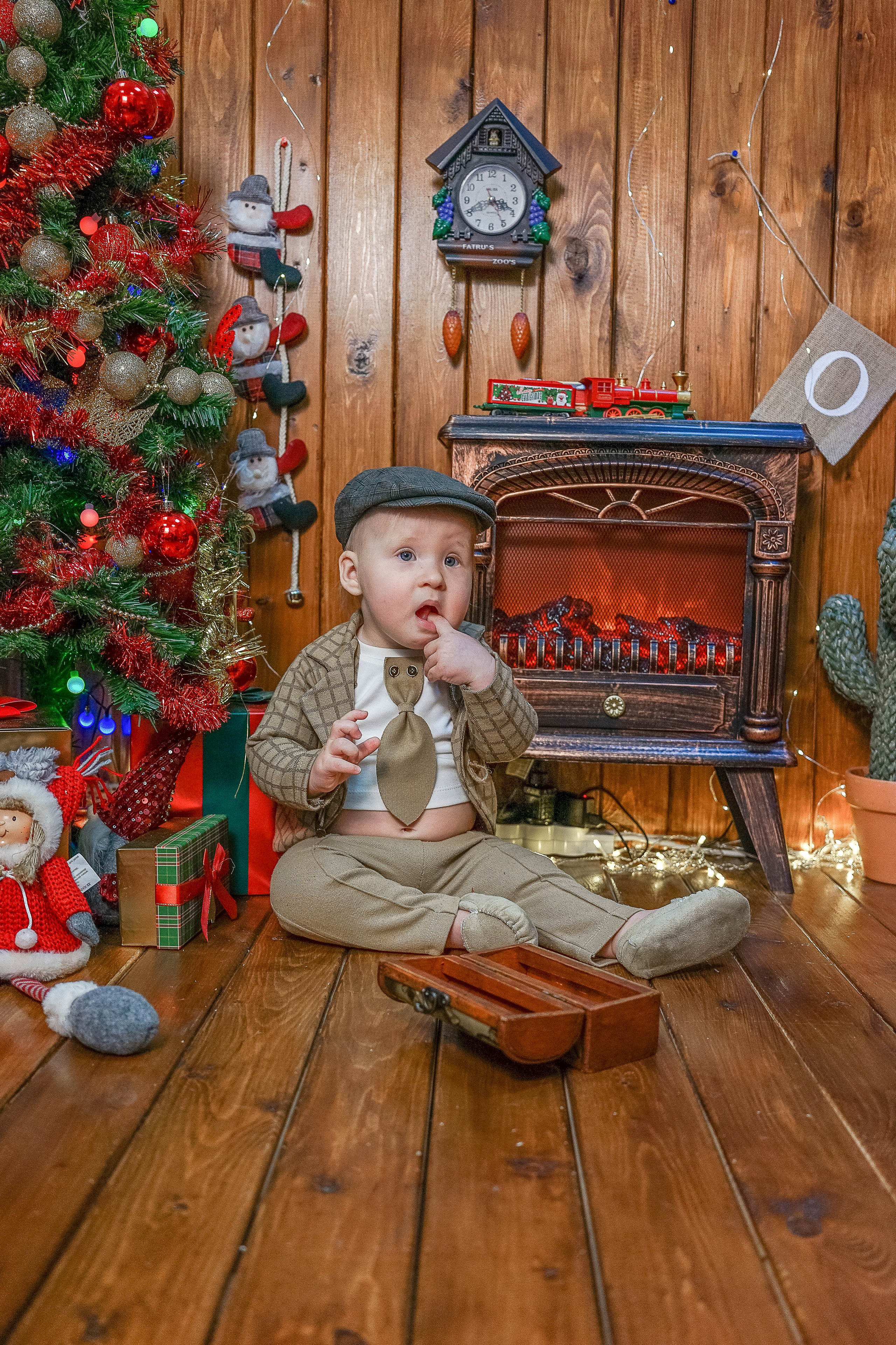 Деревянный Подиум. Детская Фотостудия ГОДОВАСИКИ в Санкт-Петербурге фотосесия на годик