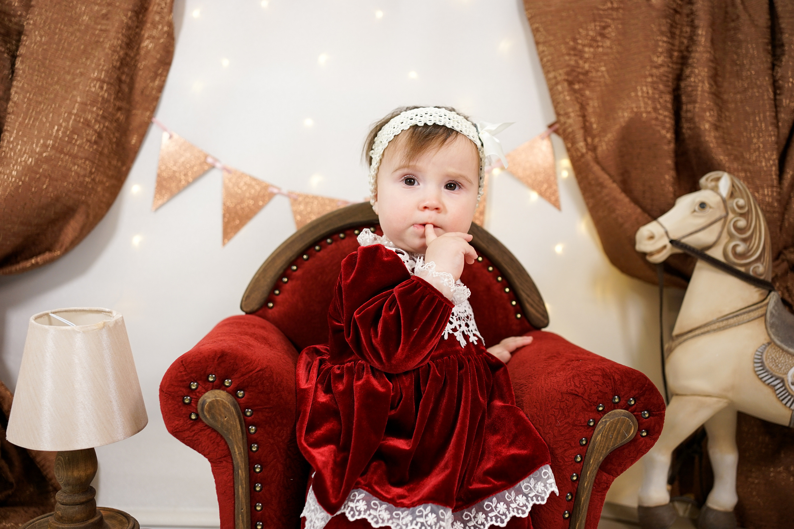 Бордовая зона. Детская Фотостудия ГОДОВАСИКИ в Санкт-Петербурге фотосесия на годик