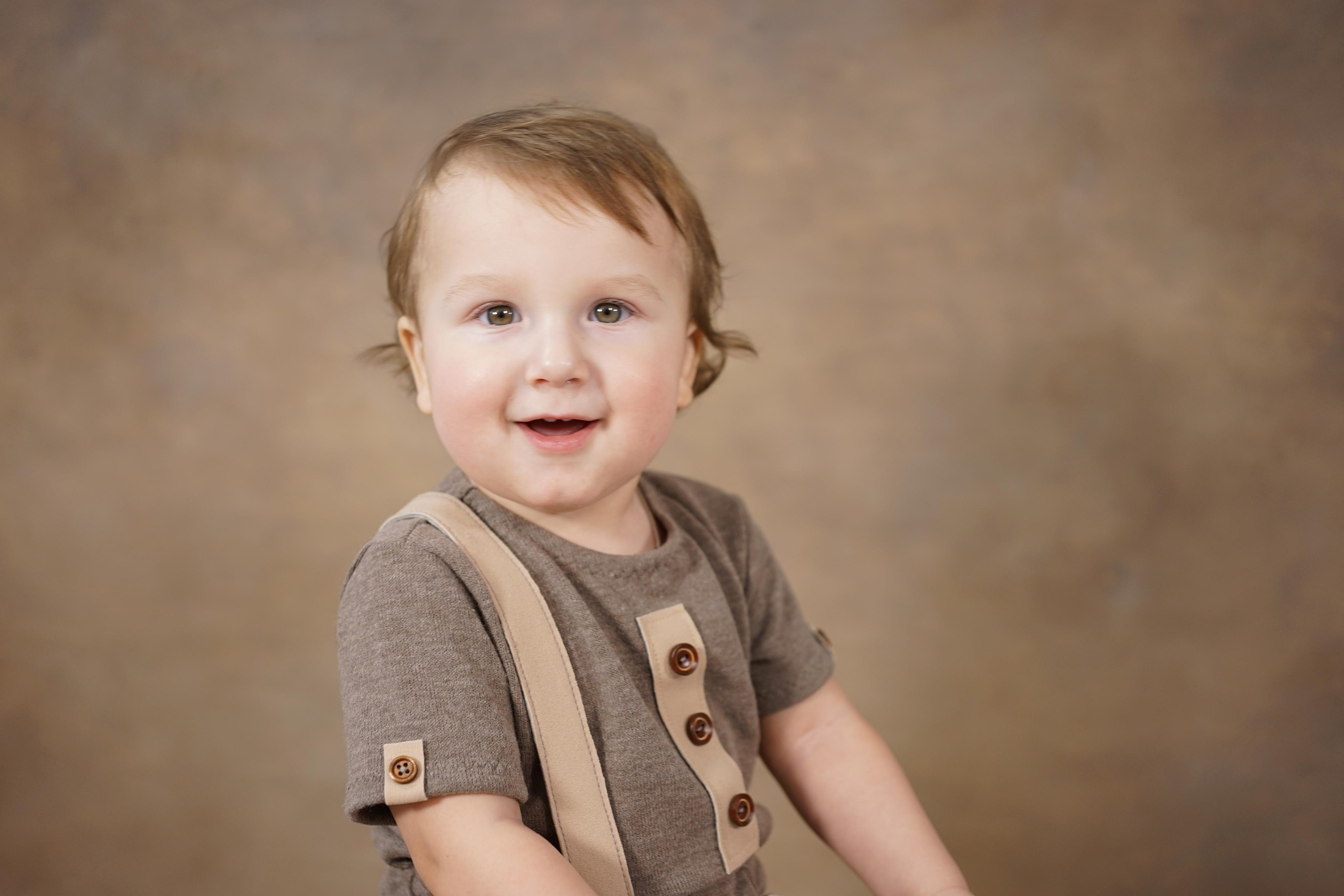 Фотозоны на ХОЛСТЕ. Детская Фотостудия ГОДОВАСИКИ в Санкт-Петербурге фотосесия на годик