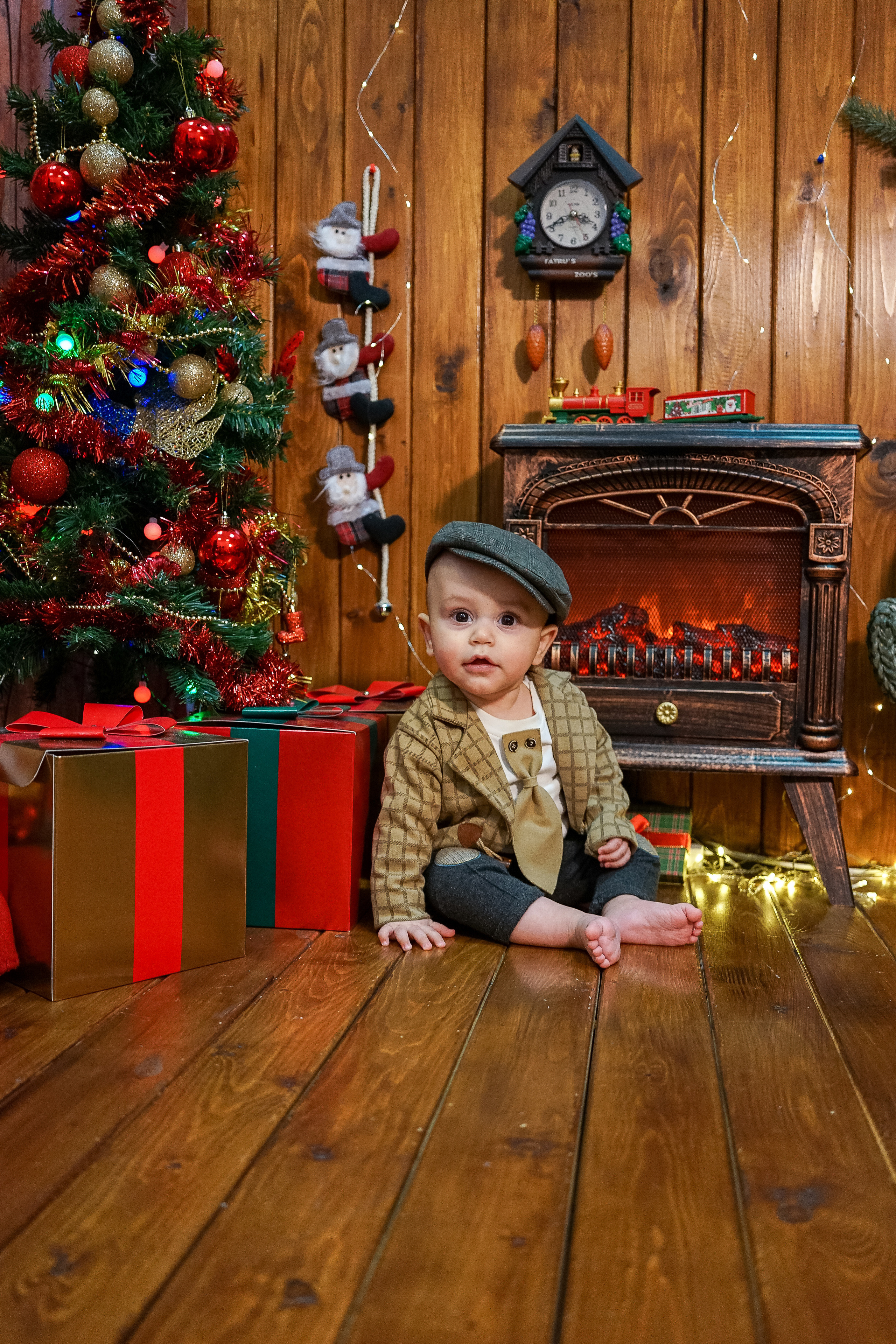 Деревянный Подиум. Детская Фотостудия ГОДОВАСИКИ в Санкт-Петербурге фотосесия на годик