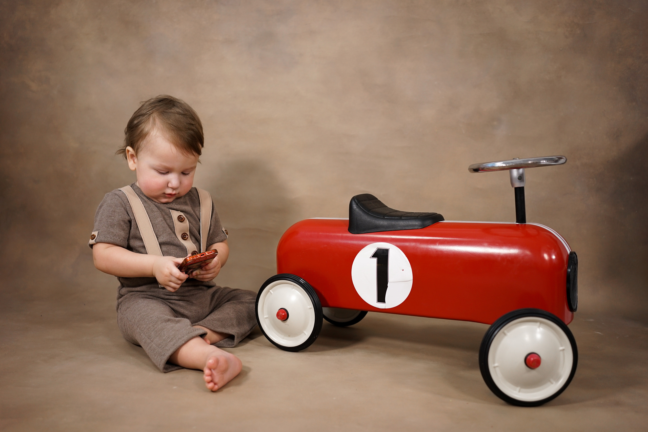 Фотозоны на ХОЛСТЕ. Детская Фотостудия ГОДОВАСИКИ в Санкт-Петербурге фотосесия на годик