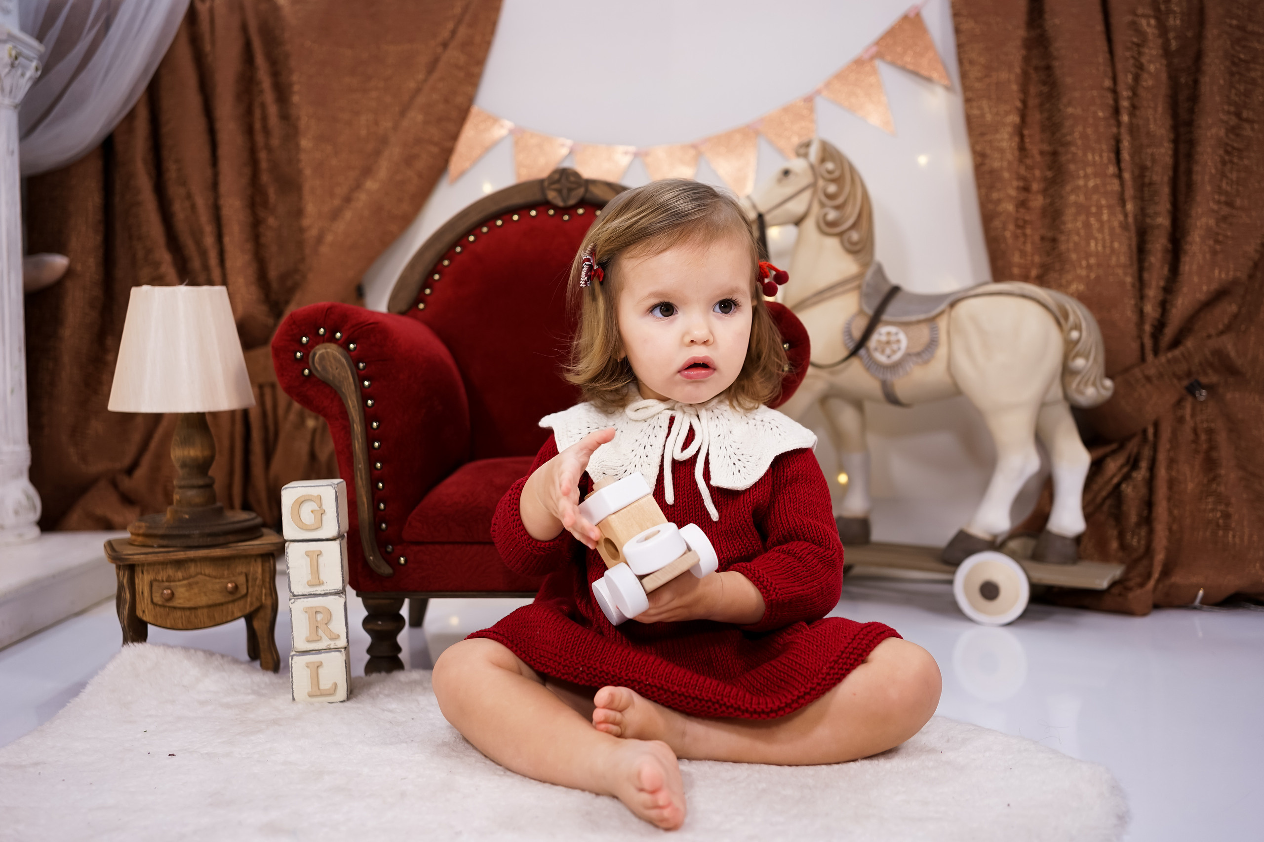 Бордовая зона. Детская Фотостудия ГОДОВАСИКИ в Санкт-Петербурге фотосесия на годик