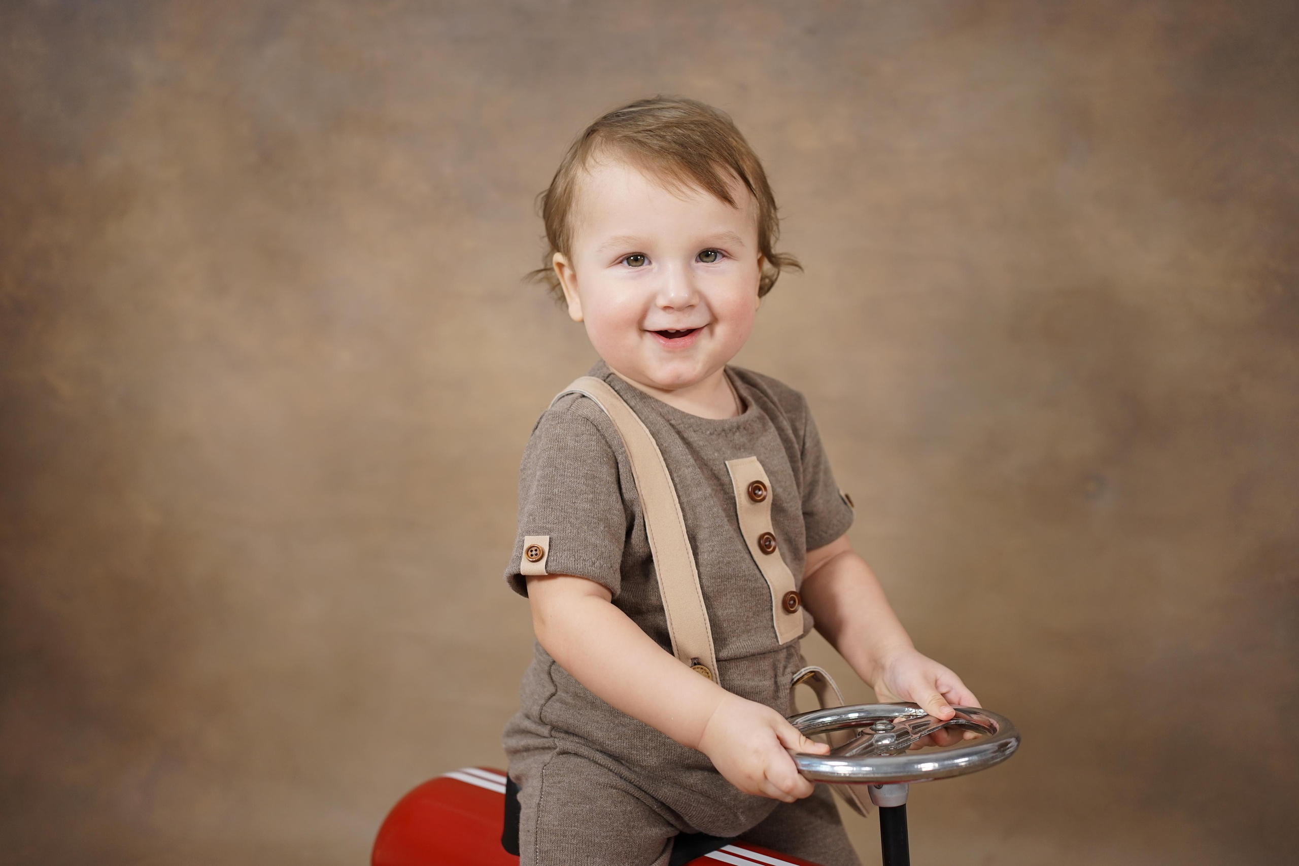 Фотозоны на ХОЛСТЕ. Детская Фотостудия ГОДОВАСИКИ в Санкт-Петербурге фотосесия на годик